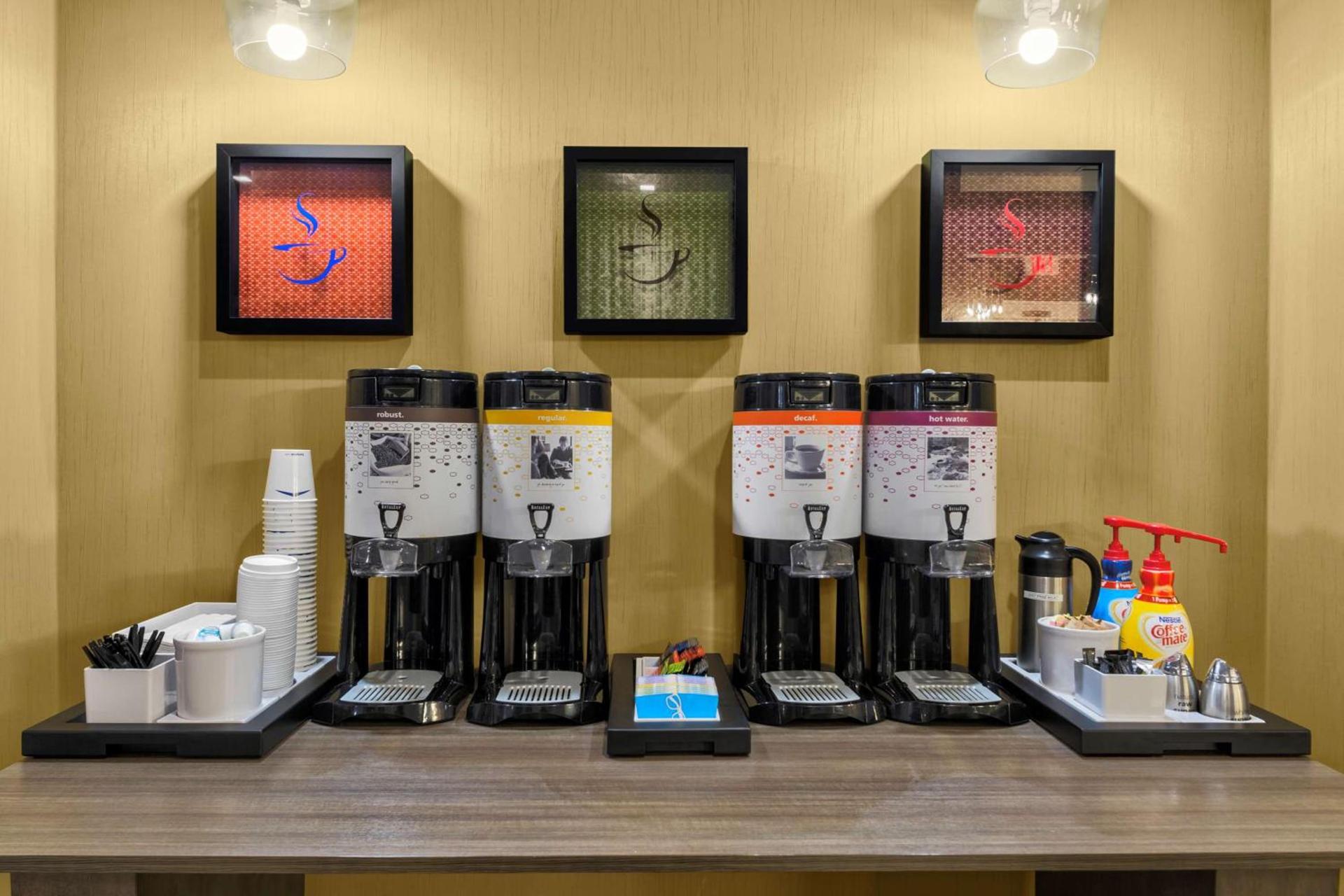 Hampton Inn & Suites Los Angeles/Hollywood, CA photo 14