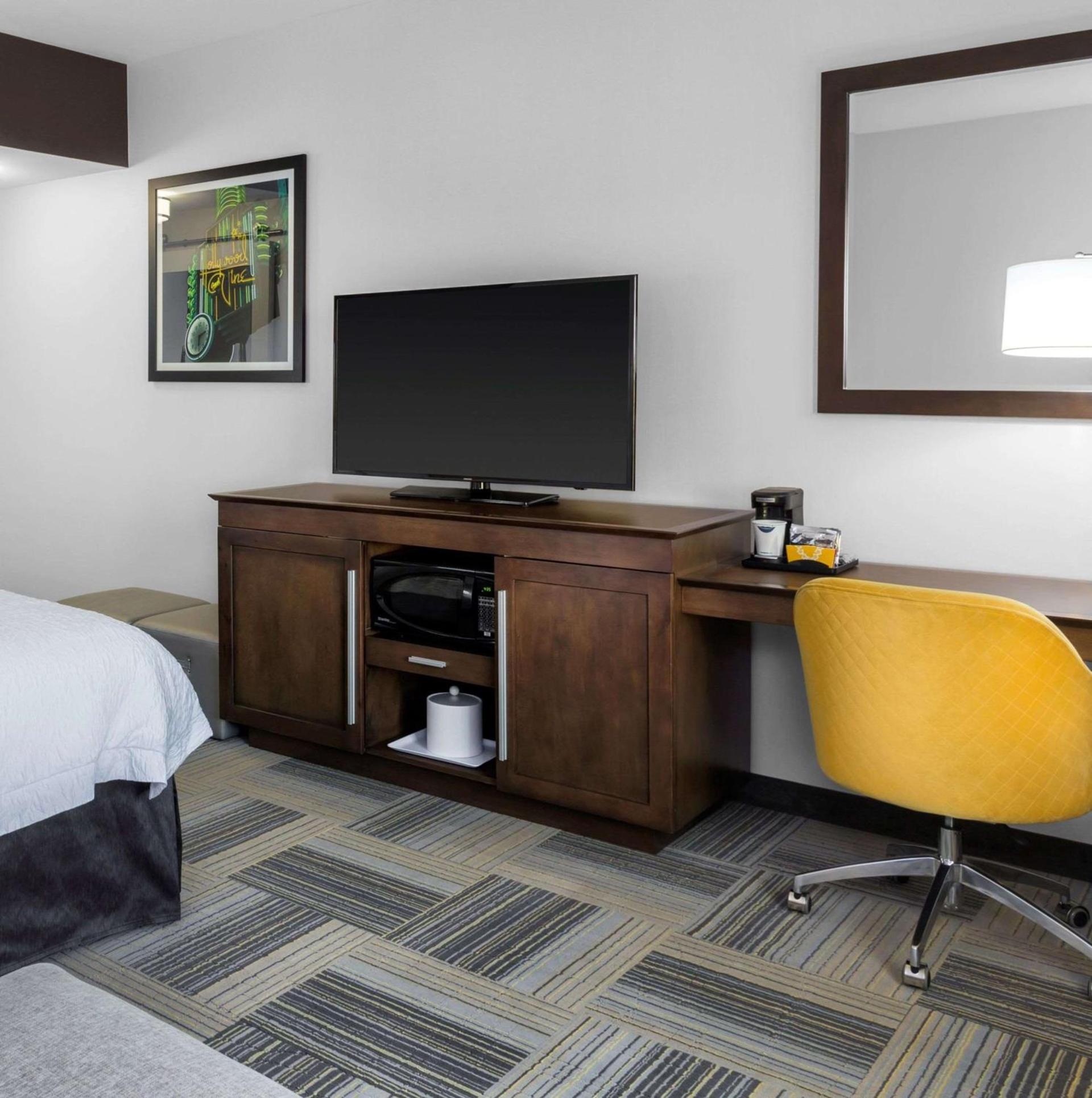 Hampton Inn & Suites Los Angeles/Hollywood, CA photo 16
