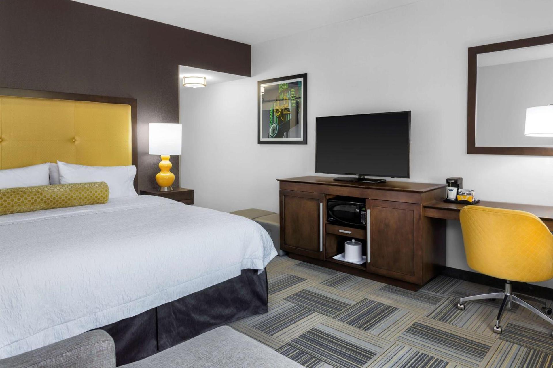 Hampton Inn & Suites Los Angeles/Hollywood, CA photo 18