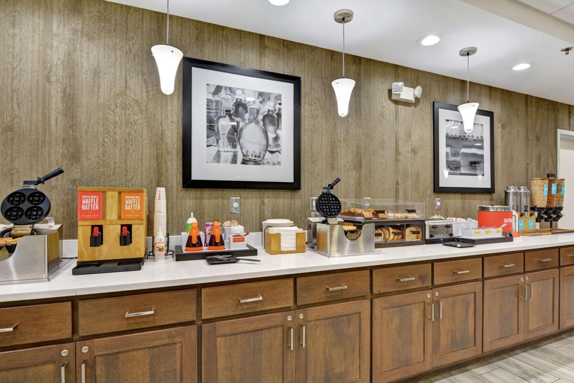 Hampton Inn Suites Ashland, Ohio photo 17