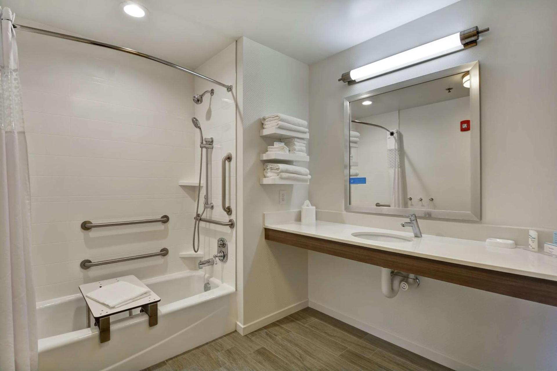 Hampton Inn Suites Ashland, Ohio photo 32