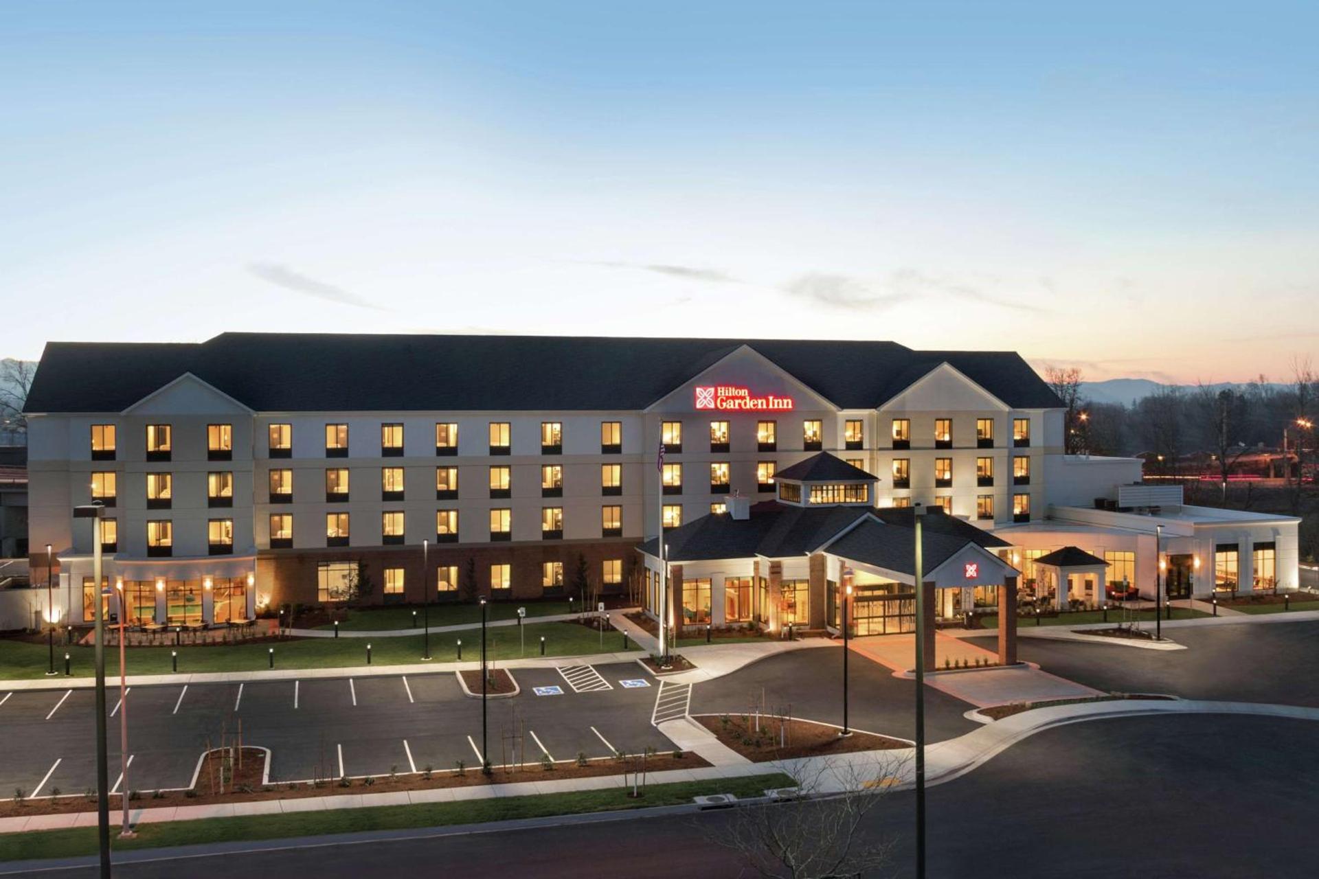 Hilton Garden Inn Medford photo 2