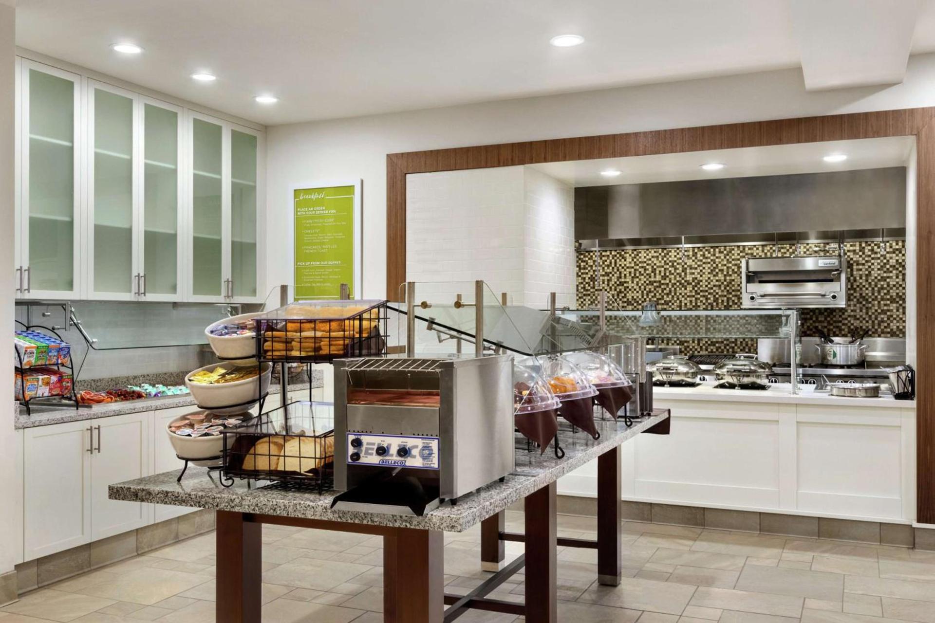 Hilton Garden Inn Medford photo 10