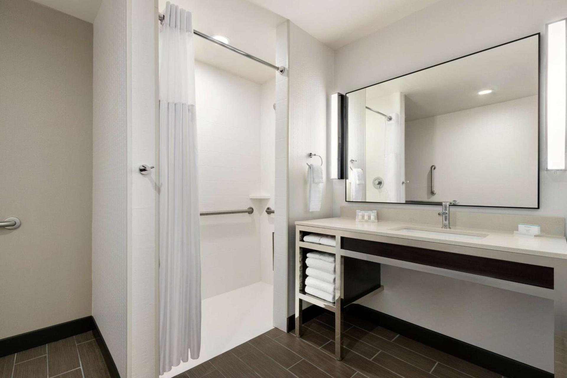 Hilton Garden Inn Medford photo 14
