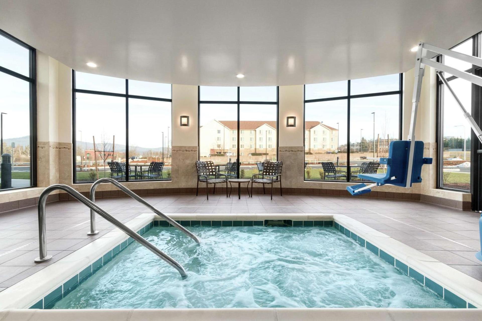 Hilton Garden Inn Medford photo 34