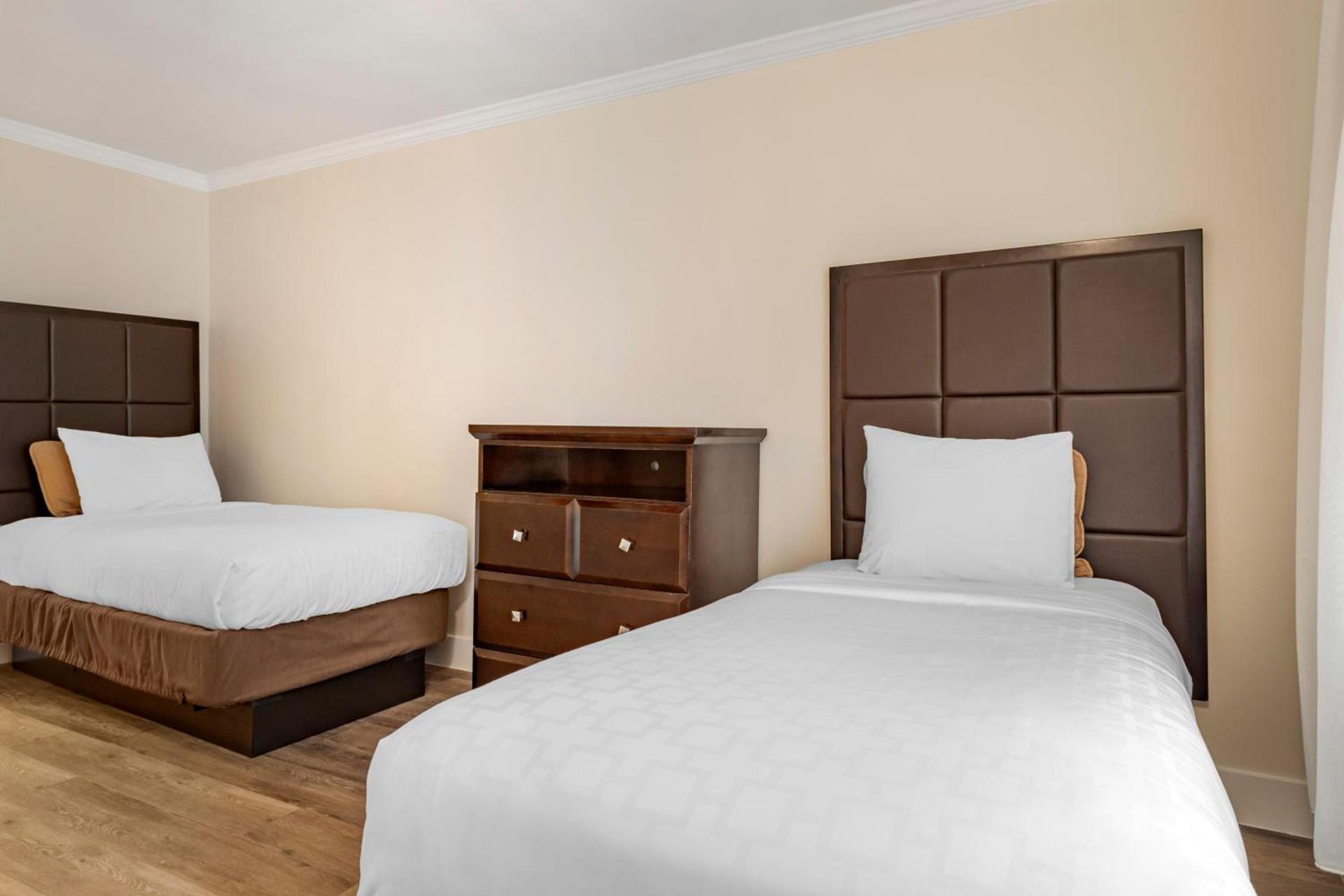 Best Western Carmel's Town House Lodge photo 38