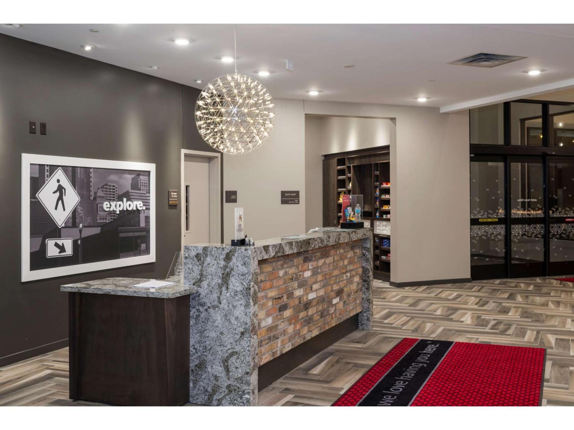 Hampton Inn and Suites Minneapolis University Area, MN photo 4