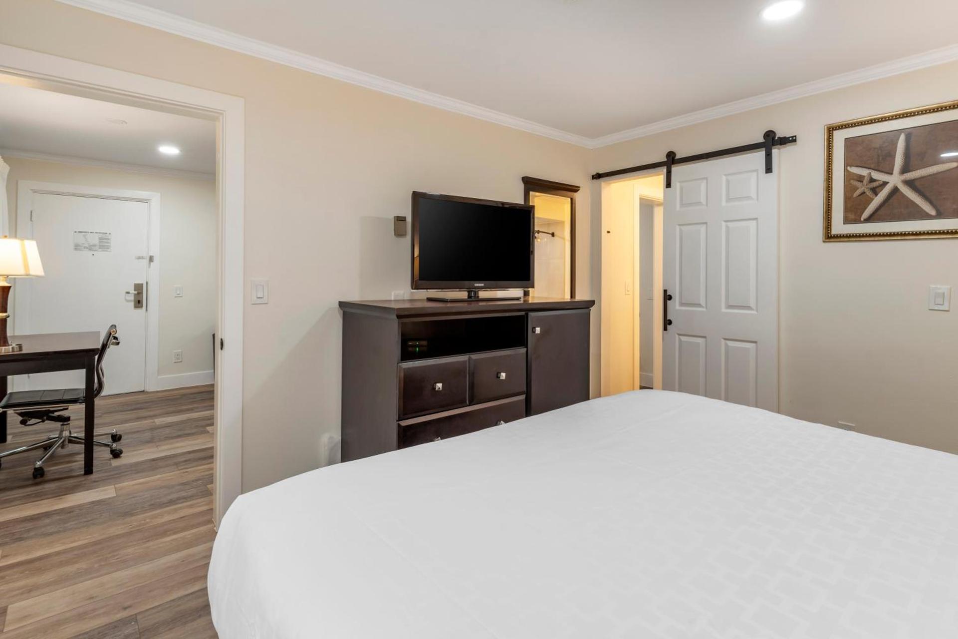 Best Western Carmel's Town House Lodge photo 51