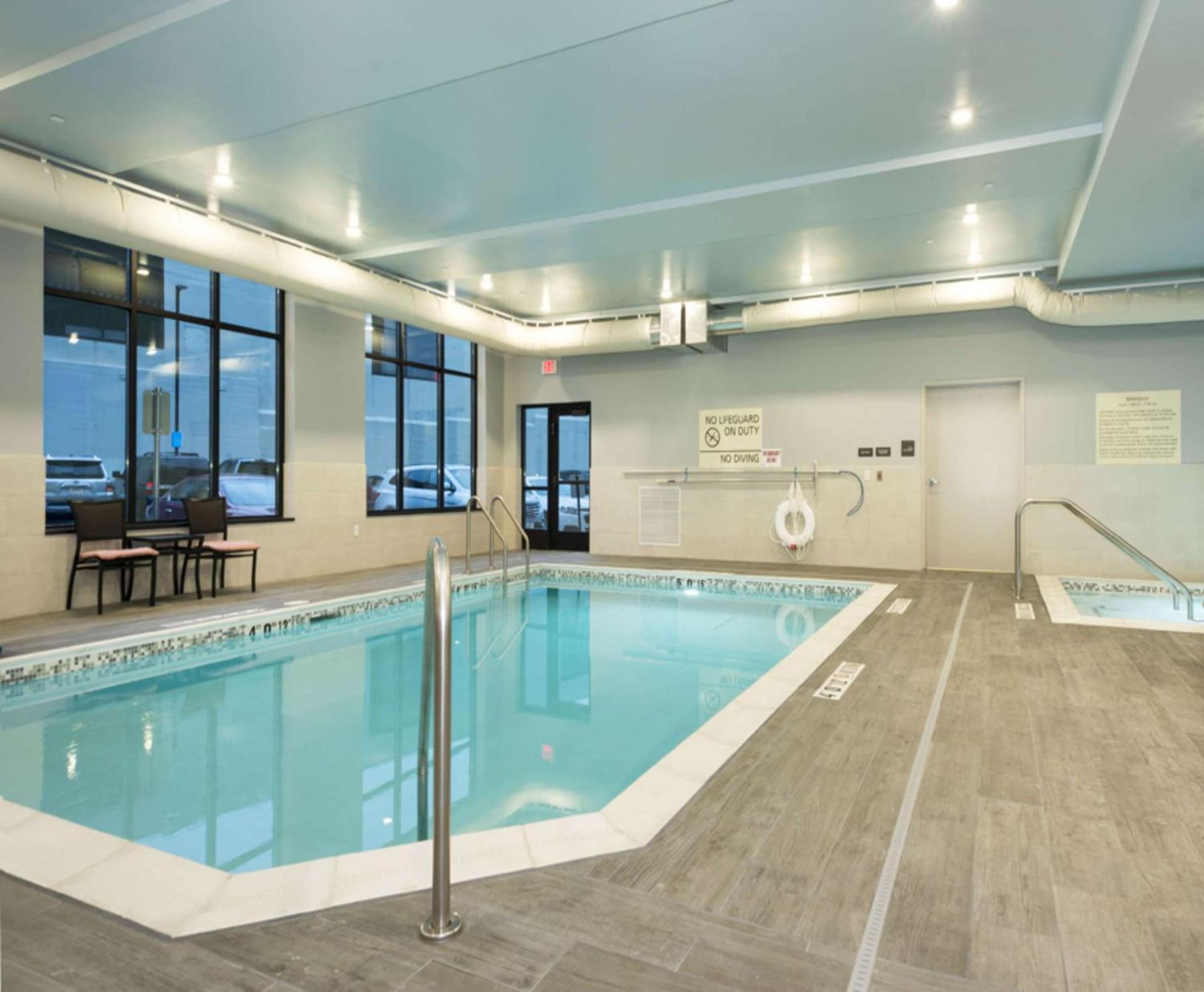 Hampton Inn and Suites Minneapolis University Area, MN photo 8