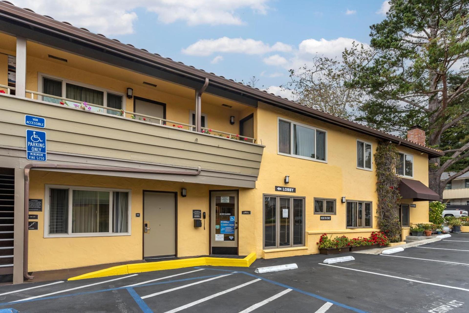 Best Western Carmel's Town House Lodge photo 58