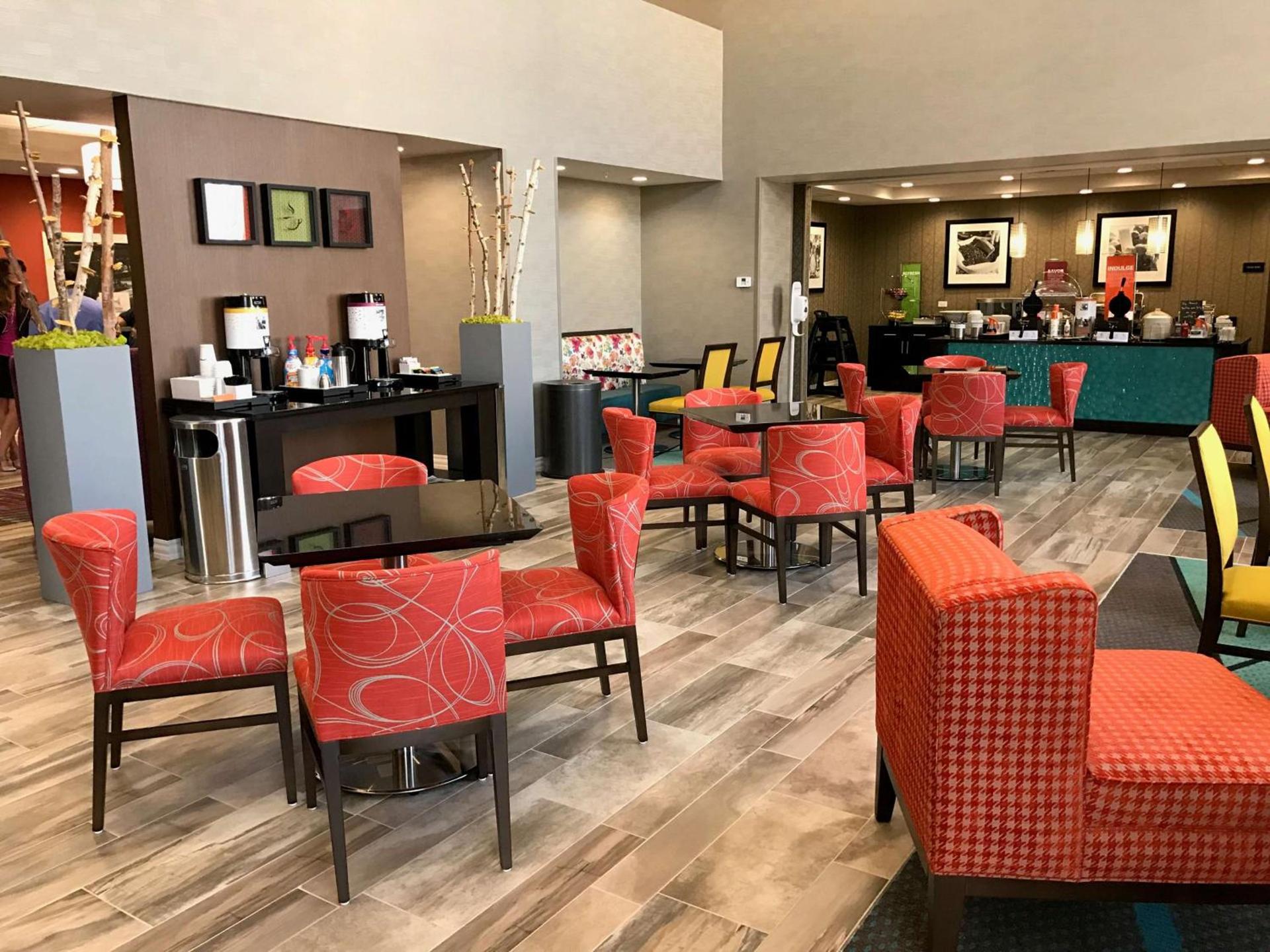 Hampton Inn & Suites-Moore photo 4