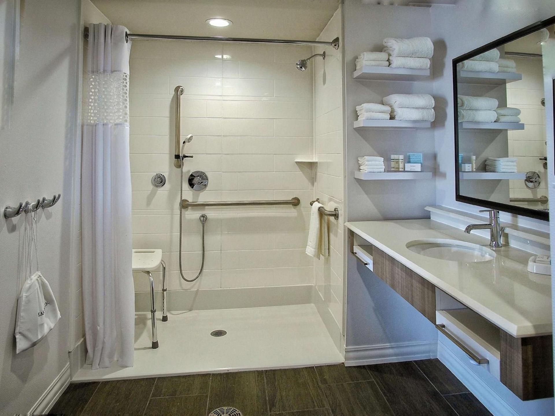Hampton Inn & Suites-Moore photo 30