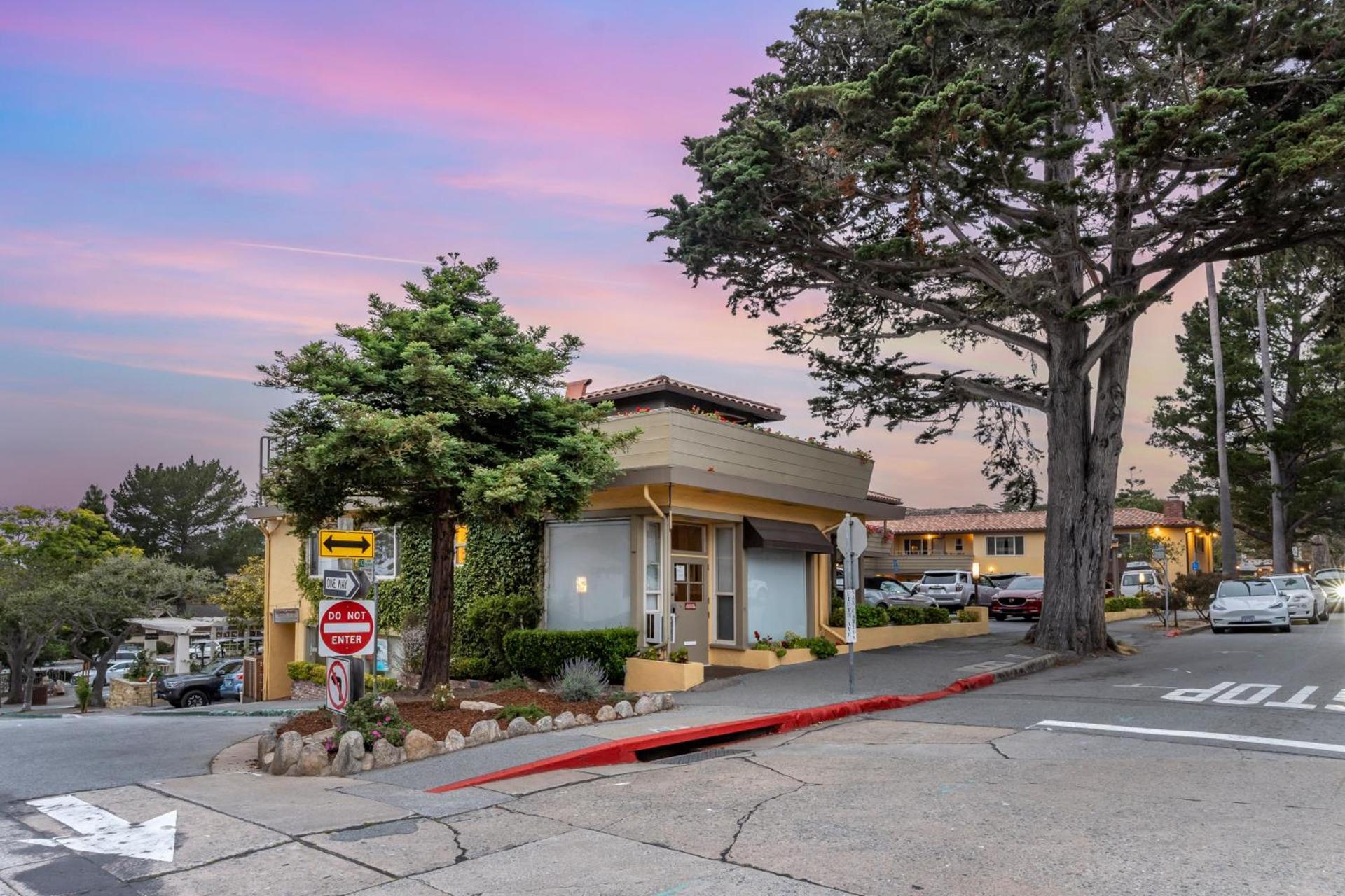 Best Western Carmel's Town House Lodge photo 61
