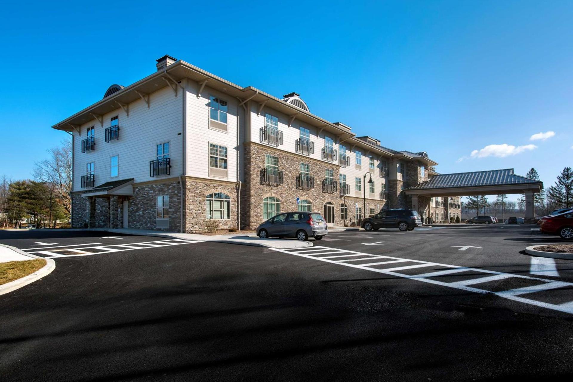 Hampton Inn by Hilton New Paltz, NY photo 1