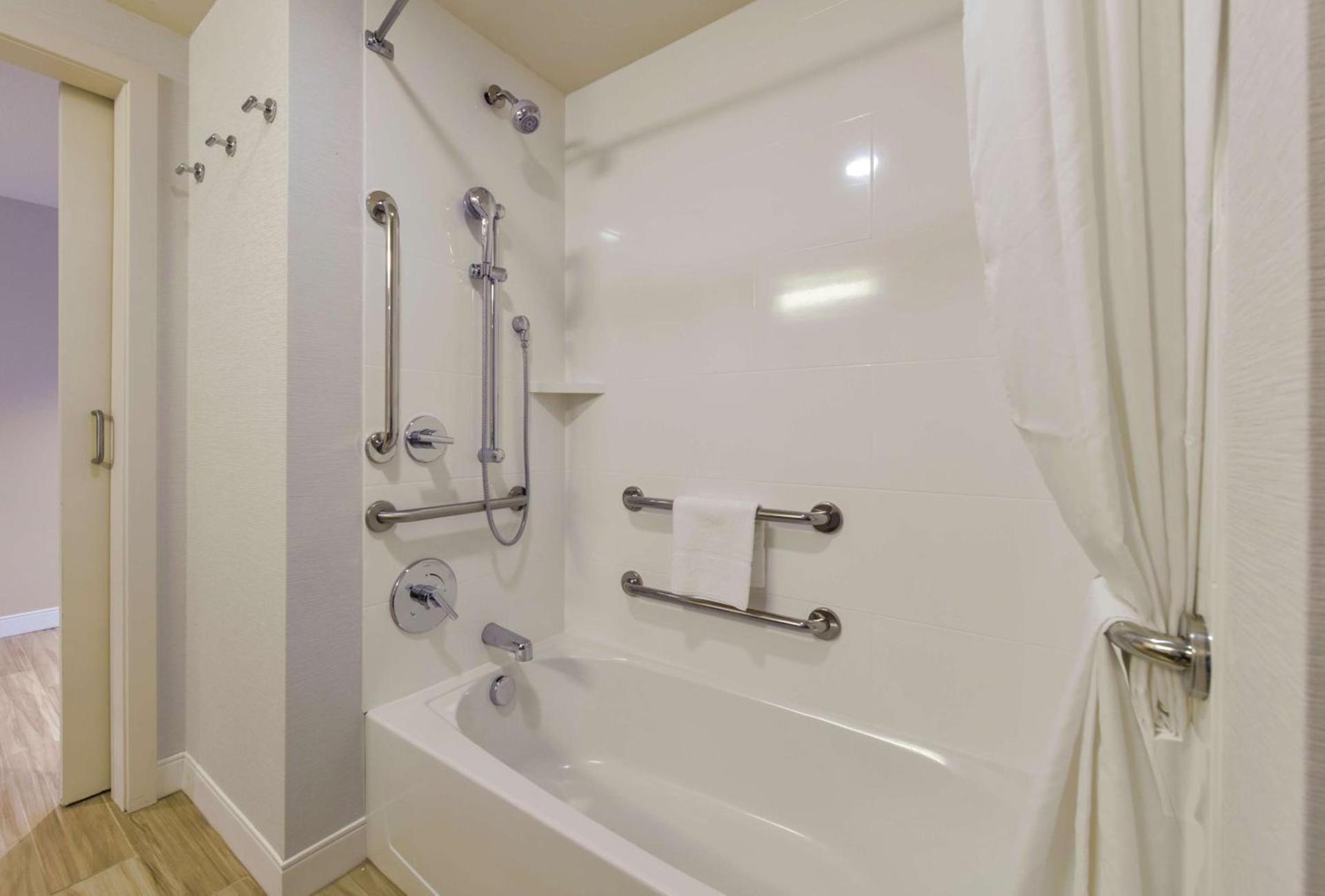 Hampton Inn & Suites Seattle/Redmond Wa photo 21