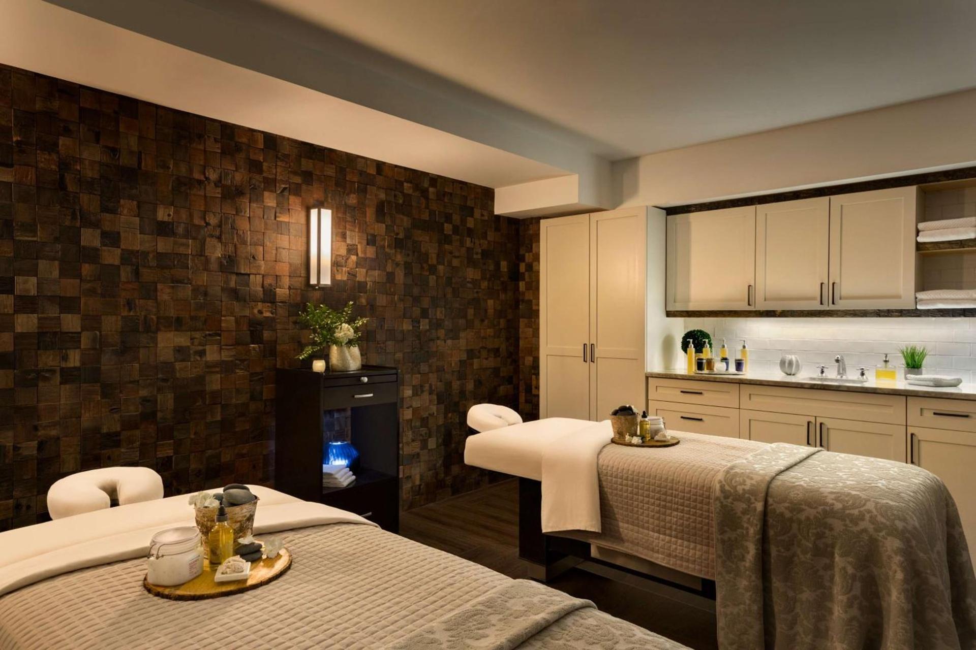 Hotel Saranac, Curio Collection By Hilton photo 75