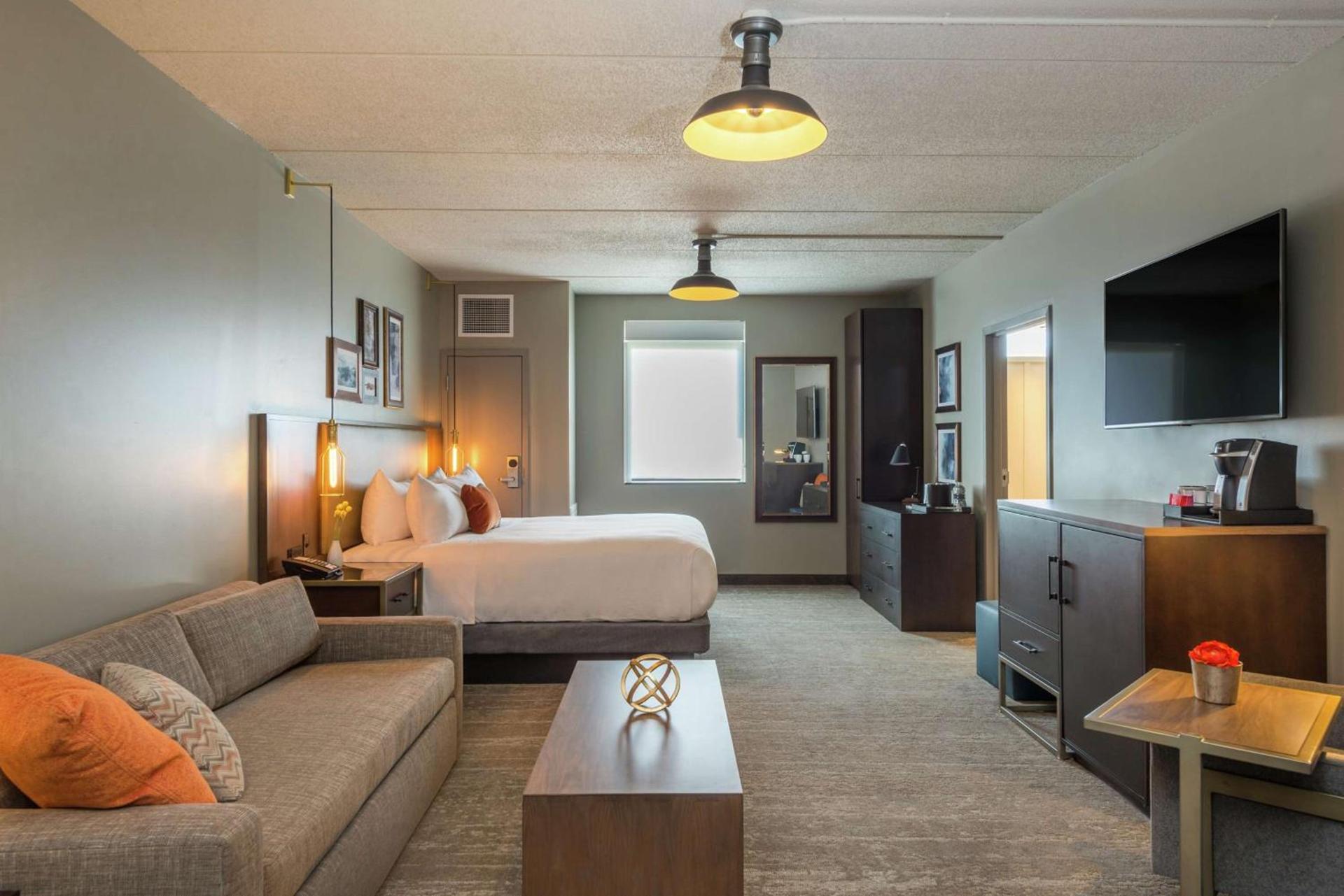 Hotel Saranac, Curio Collection By Hilton photo 86