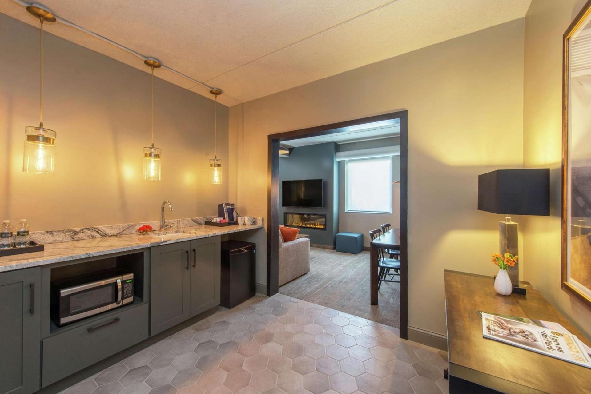 Hotel Saranac, Curio Collection By Hilton photo 99