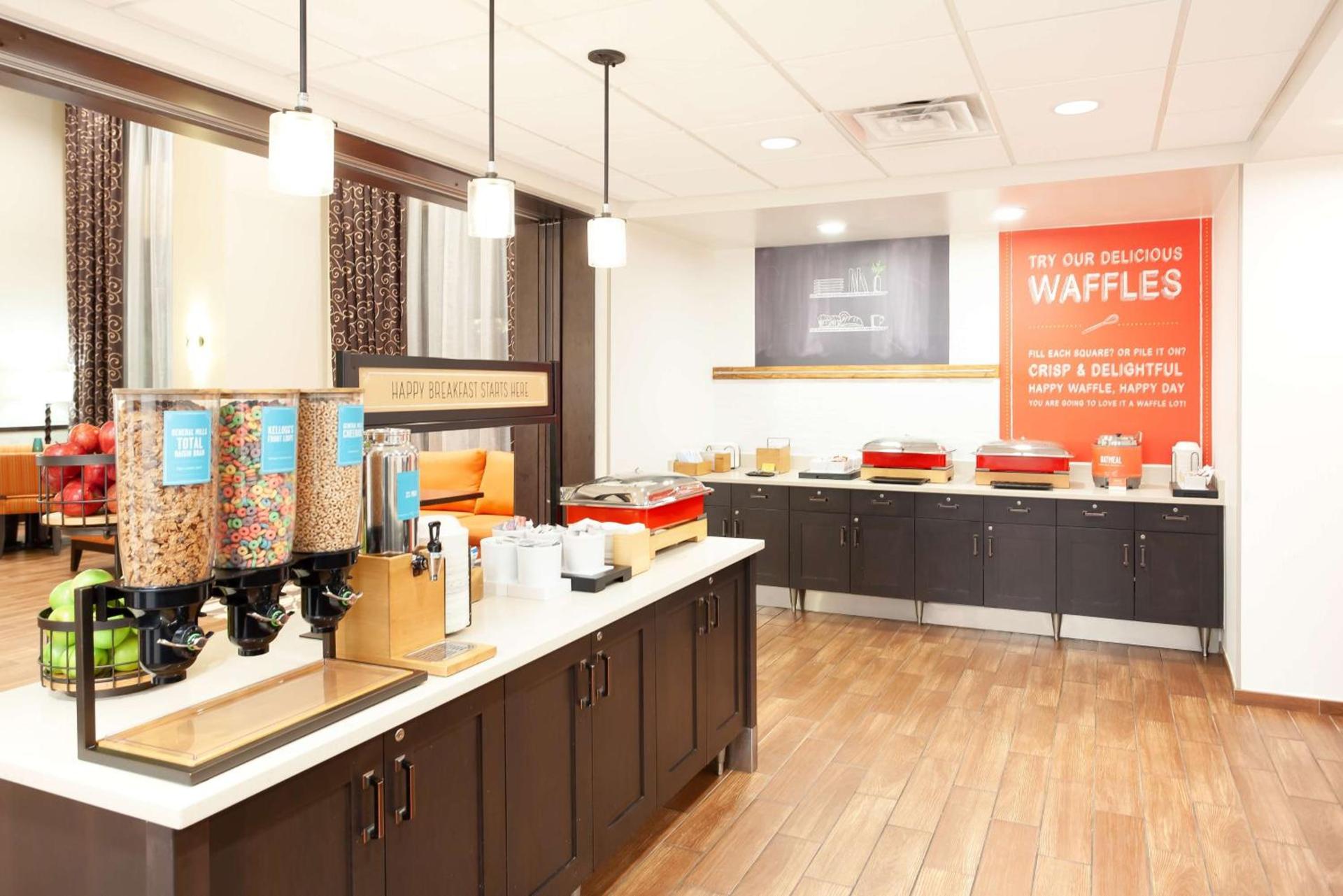 Hampton Inn & Suites Niles/Warren, OH photo 12