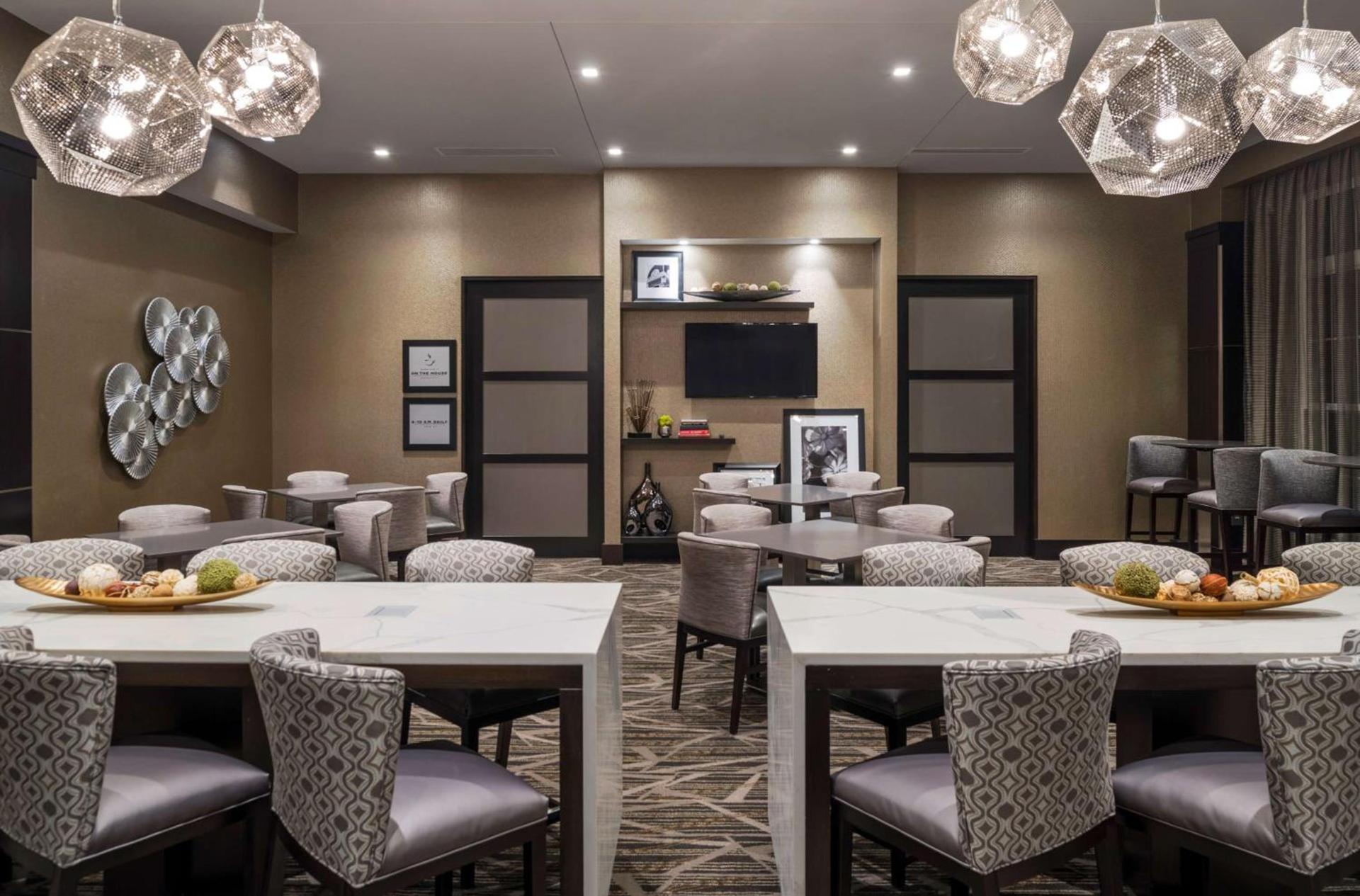 Hampton Inn & Suites Bridgewater, NJ photo 19