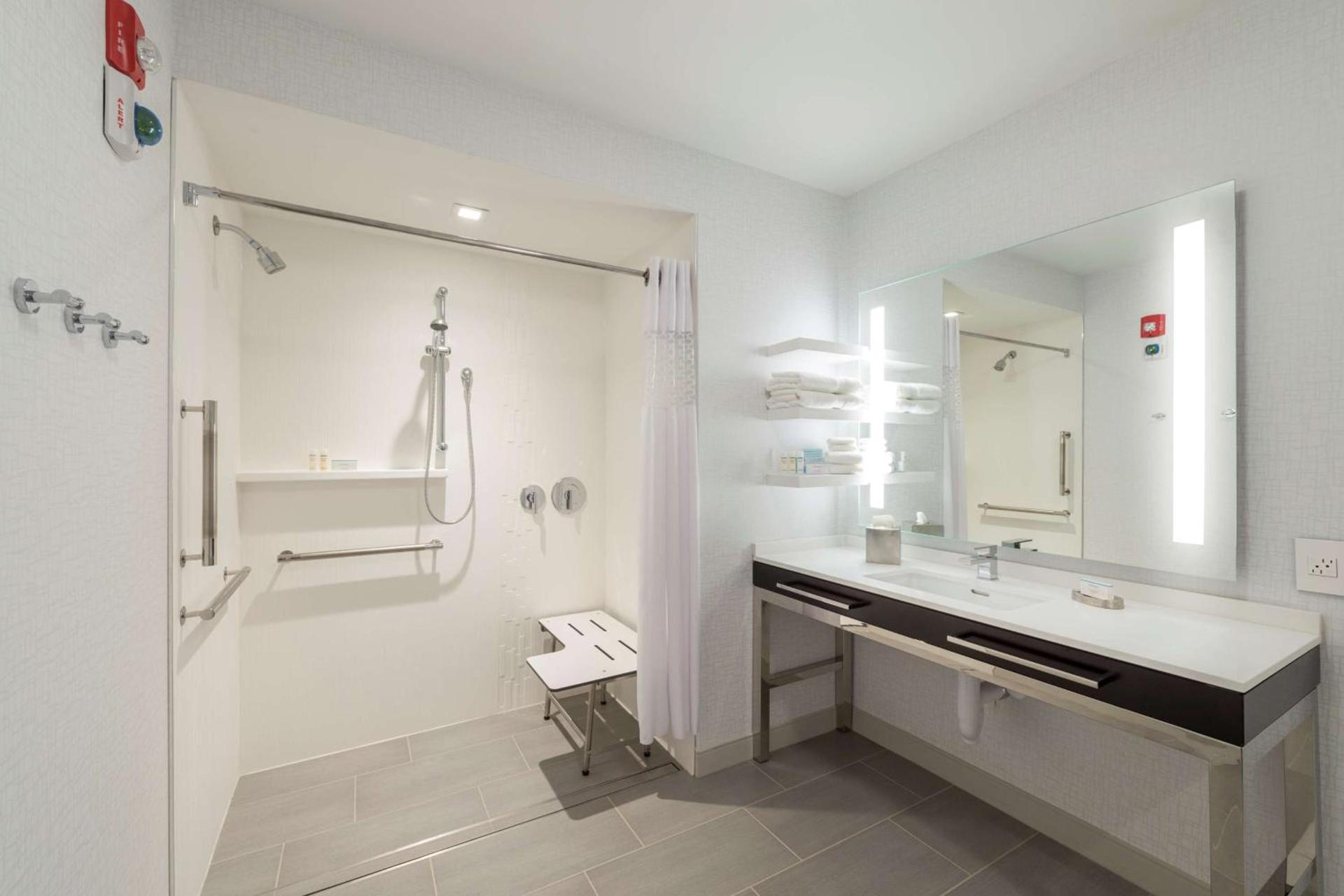 Hampton Inn & Suites Bridgewater, NJ photo 28