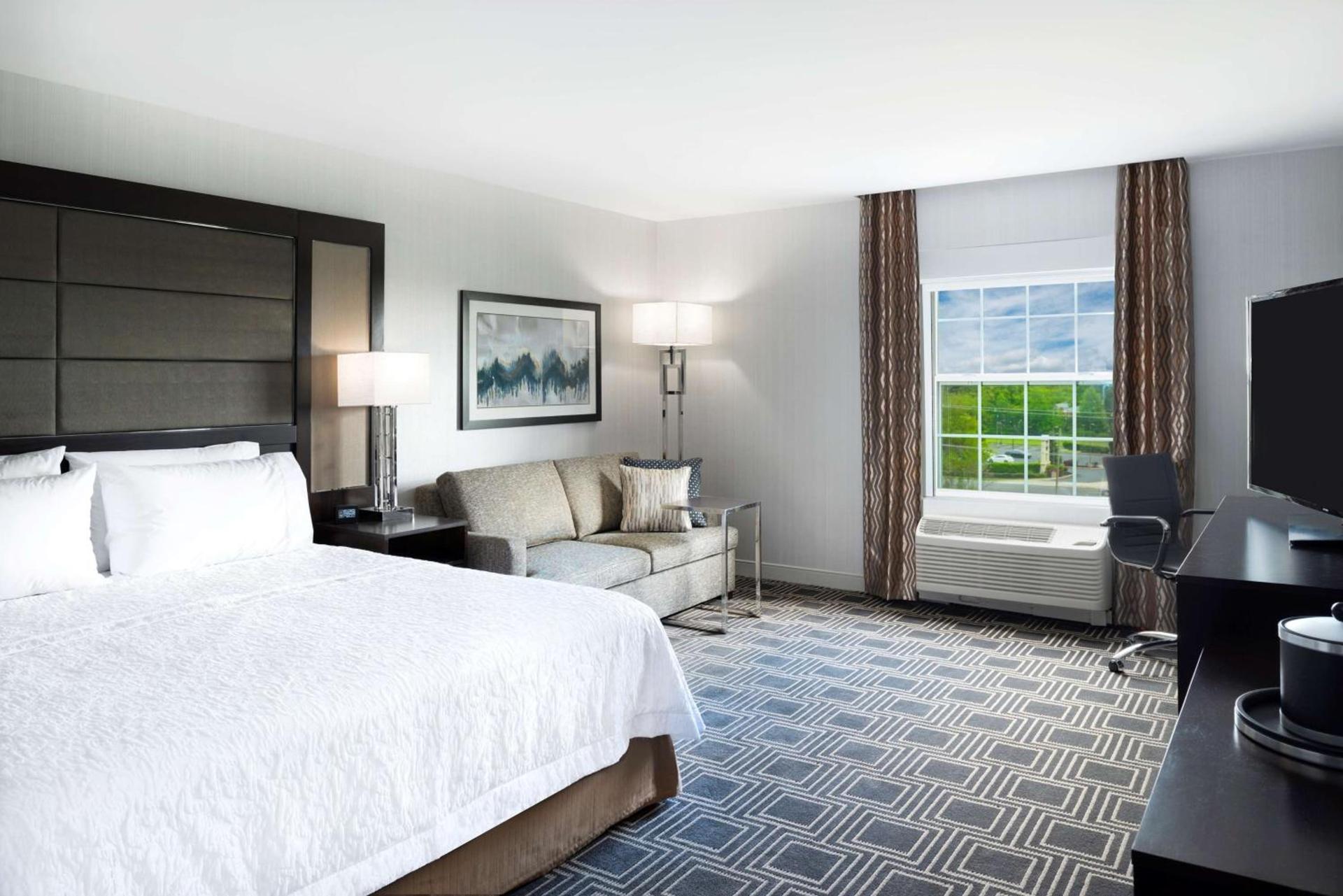 Hampton Inn & Suites Bridgewater, NJ photo 42