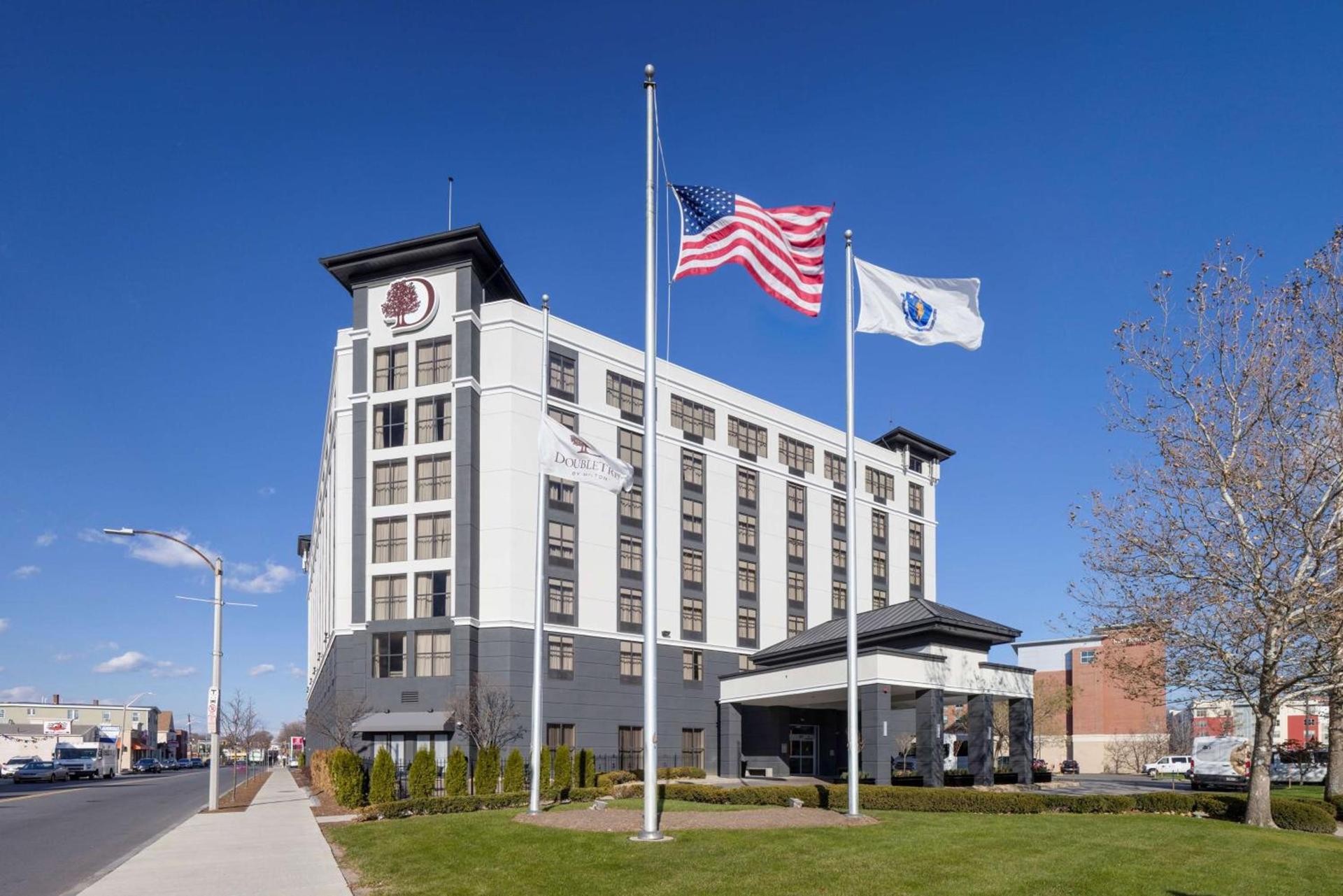 DoubleTree by Hilton Boston Logan Airport Chelsea — hotel in Chelsea
