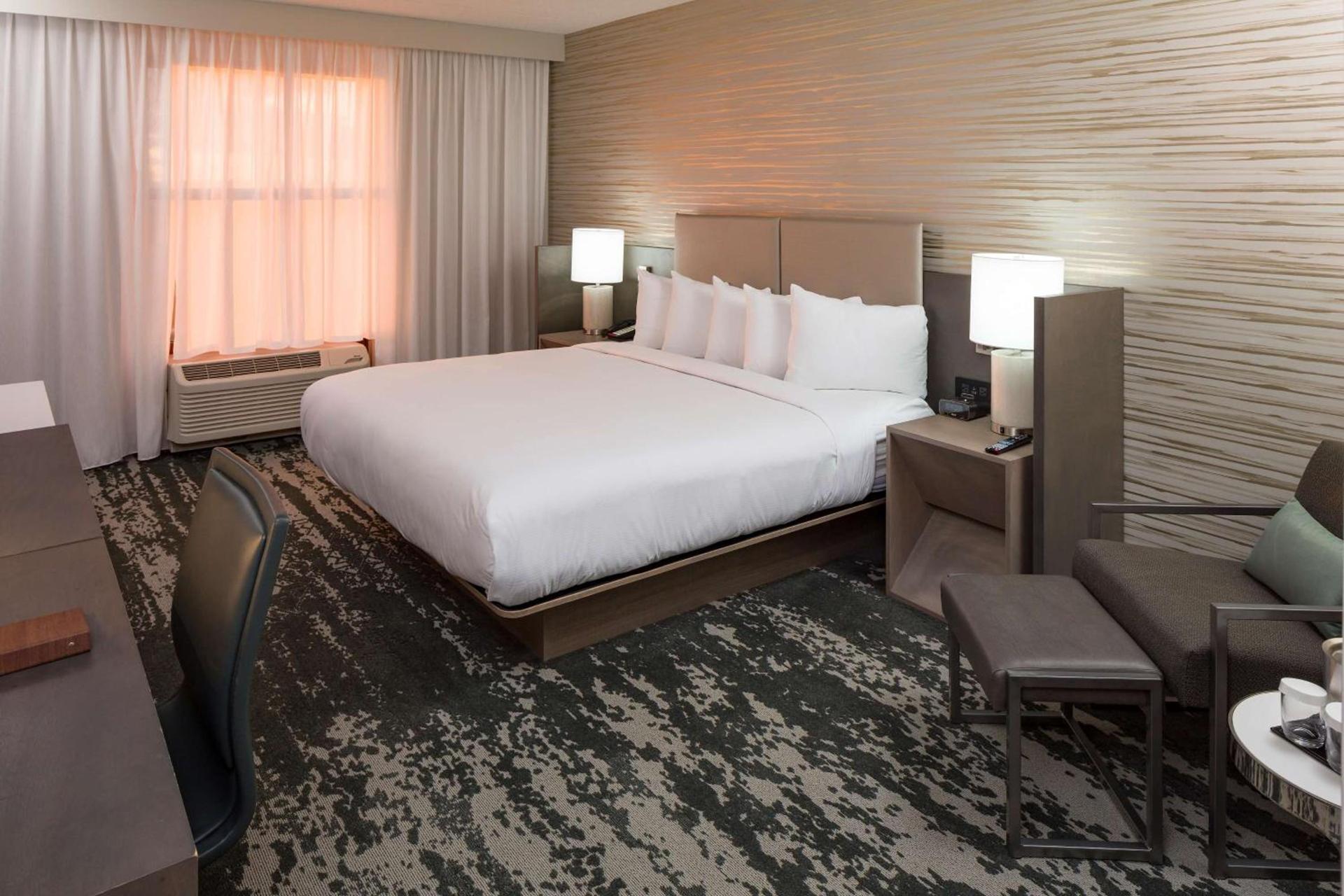DoubleTree by Hilton Boston Logan Airport Chelsea photo 15