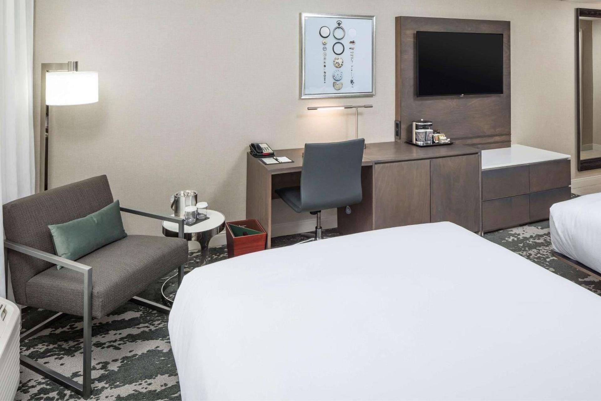 DoubleTree by Hilton Boston Logan Airport Chelsea photo 22