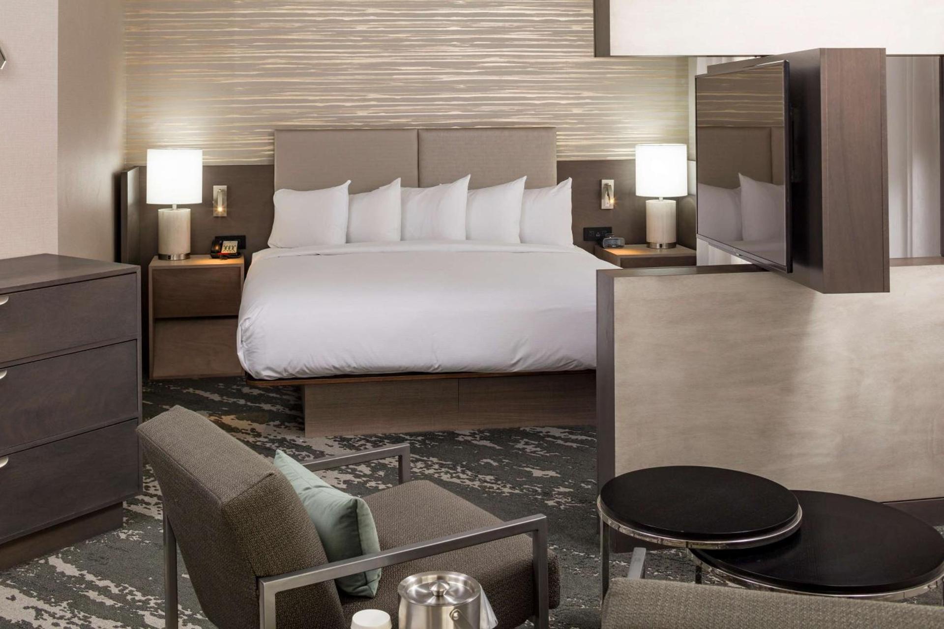 DoubleTree by Hilton Boston Logan Airport Chelsea photo 23