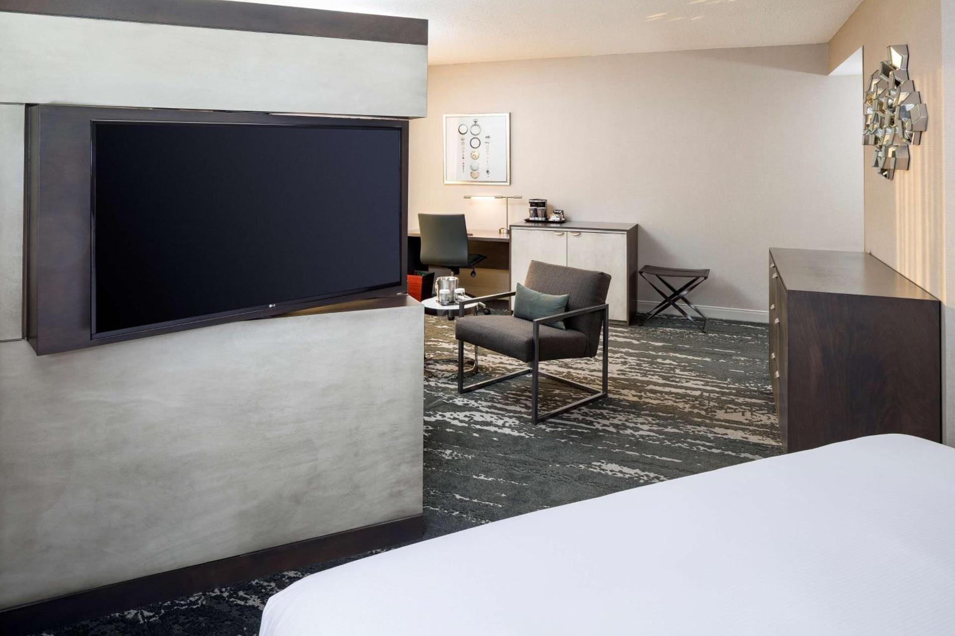 DoubleTree by Hilton Boston Logan Airport Chelsea photo 25