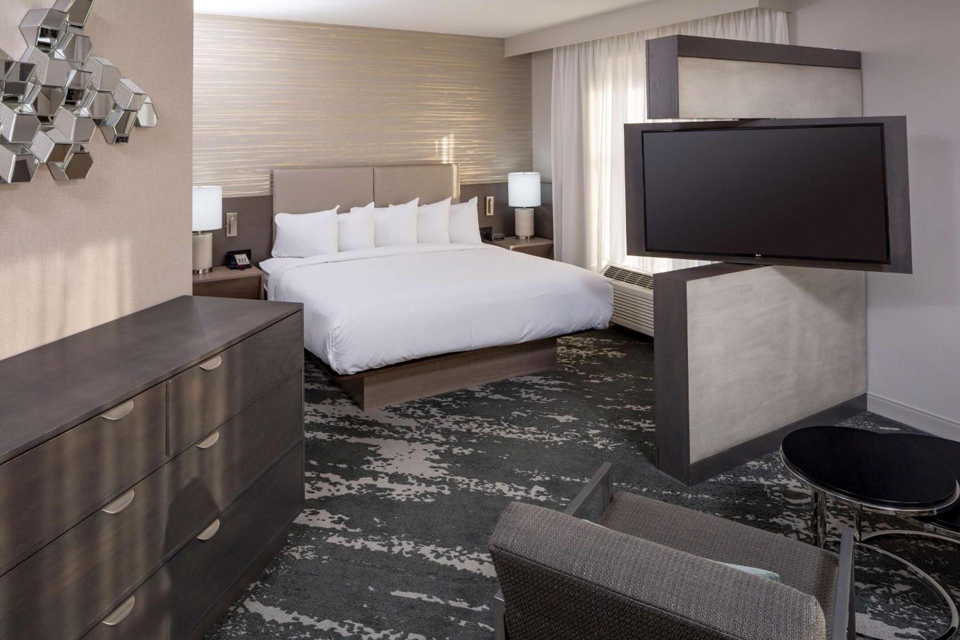 DoubleTree by Hilton Boston Logan Airport Chelsea photo 26