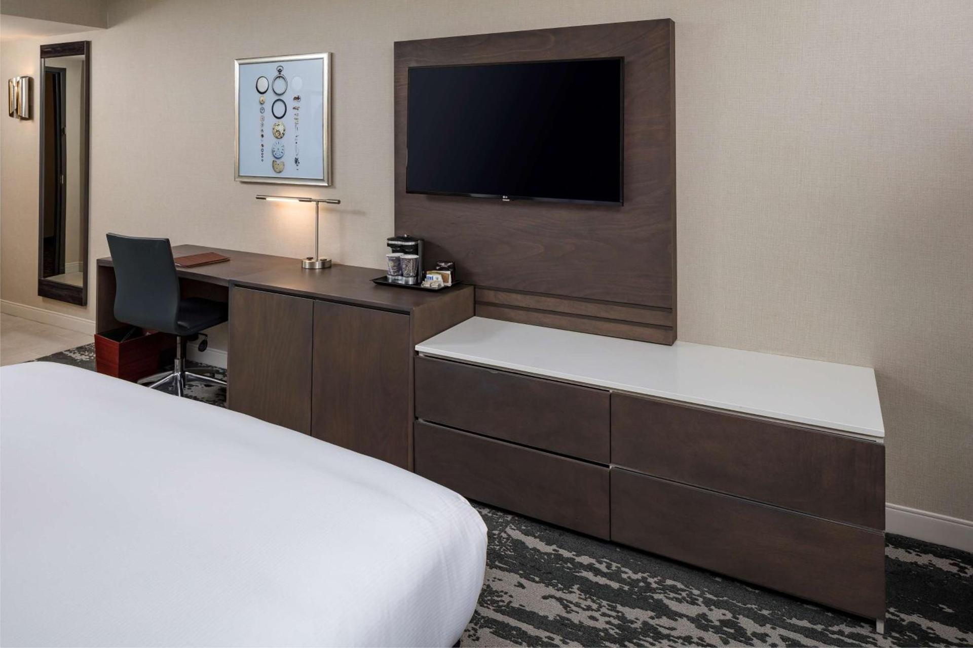 DoubleTree by Hilton Boston Logan Airport Chelsea photo 27