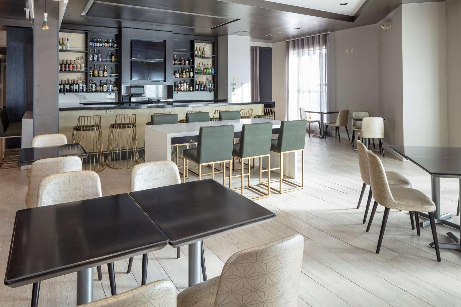 DoubleTree by Hilton Boston Logan Airport Chelsea photo 30