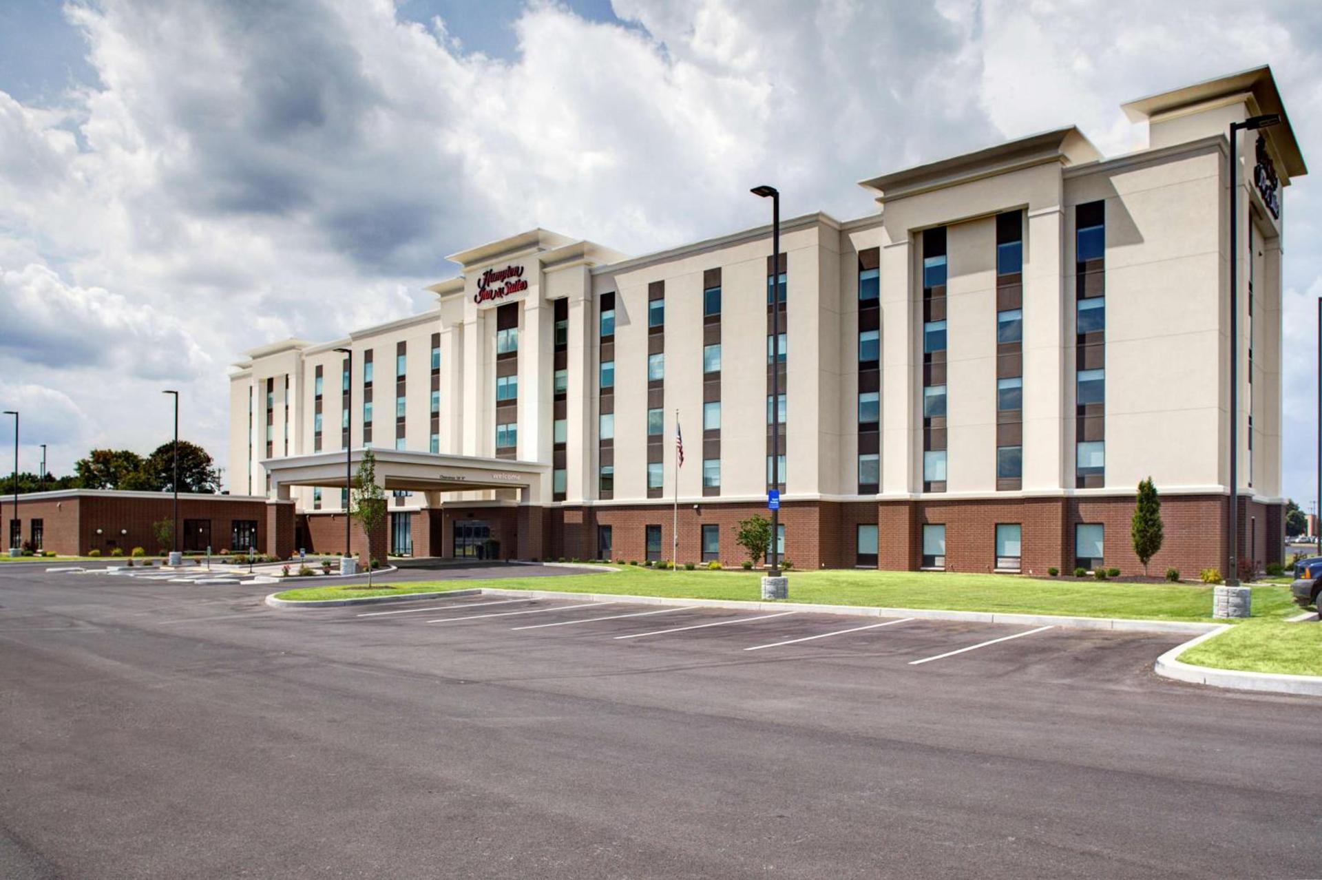Hampton Inn & Suites Syracuse North Airport Area photo 2