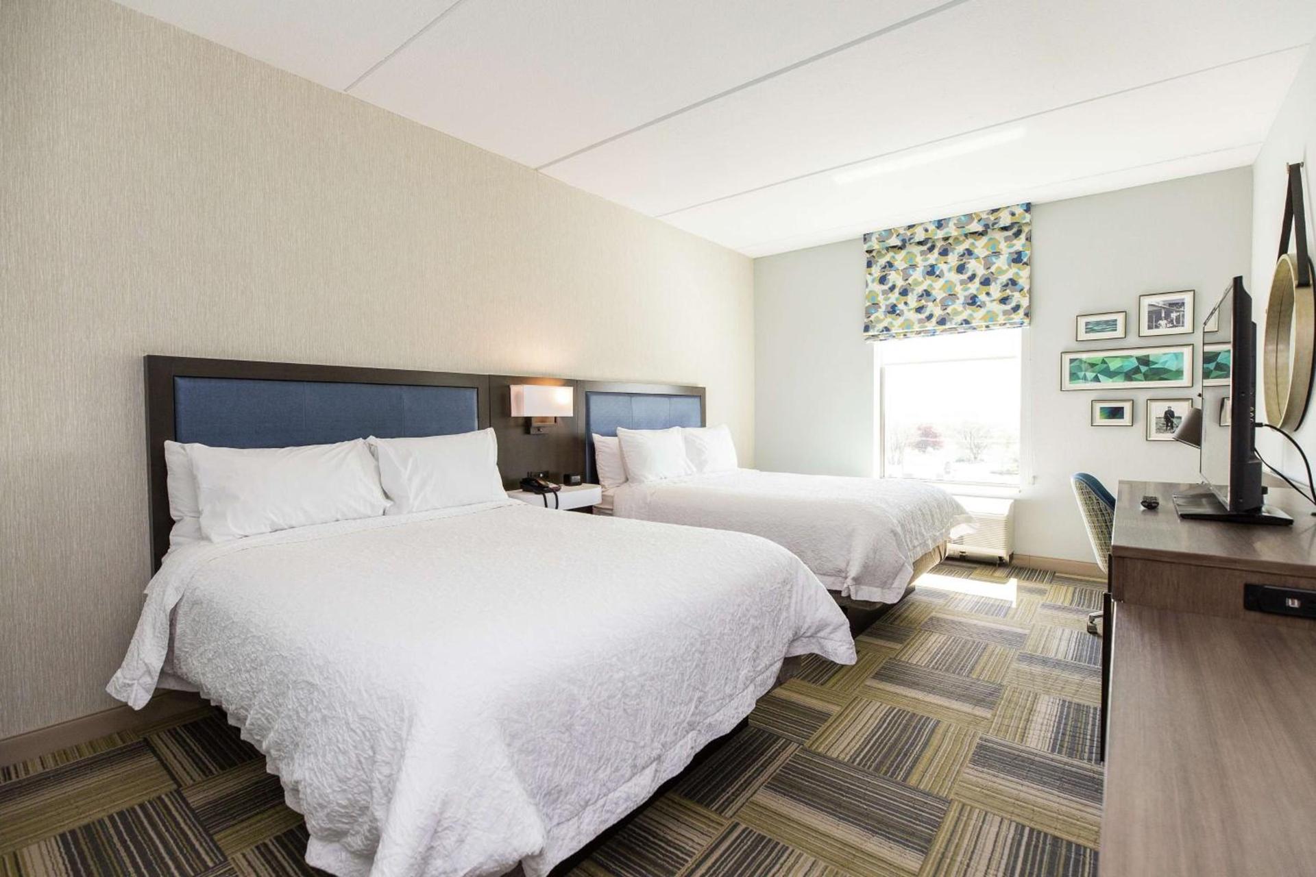 Hampton Inn & Suites Syracuse North Airport Area photo 20