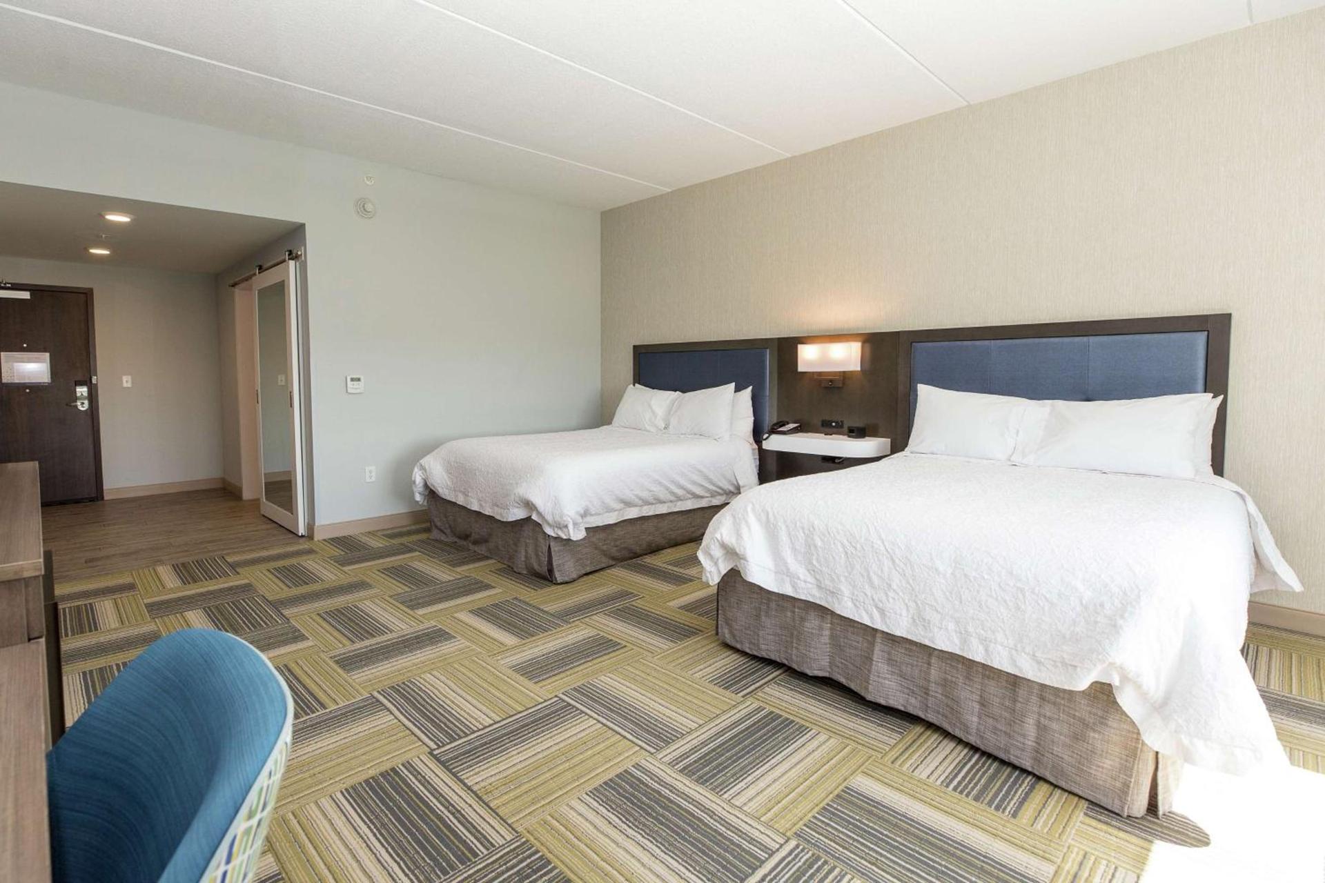 Hampton Inn & Suites Syracuse North Airport Area photo 22