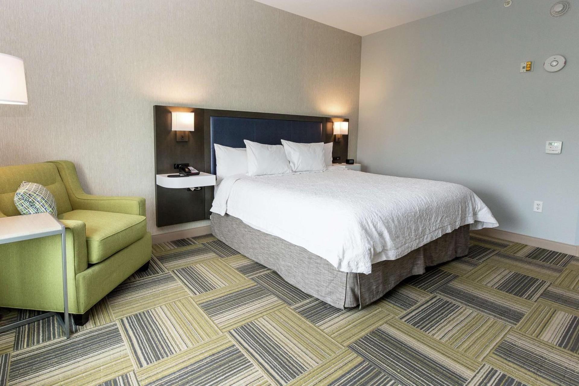 Hampton Inn & Suites Syracuse North Airport Area photo 24