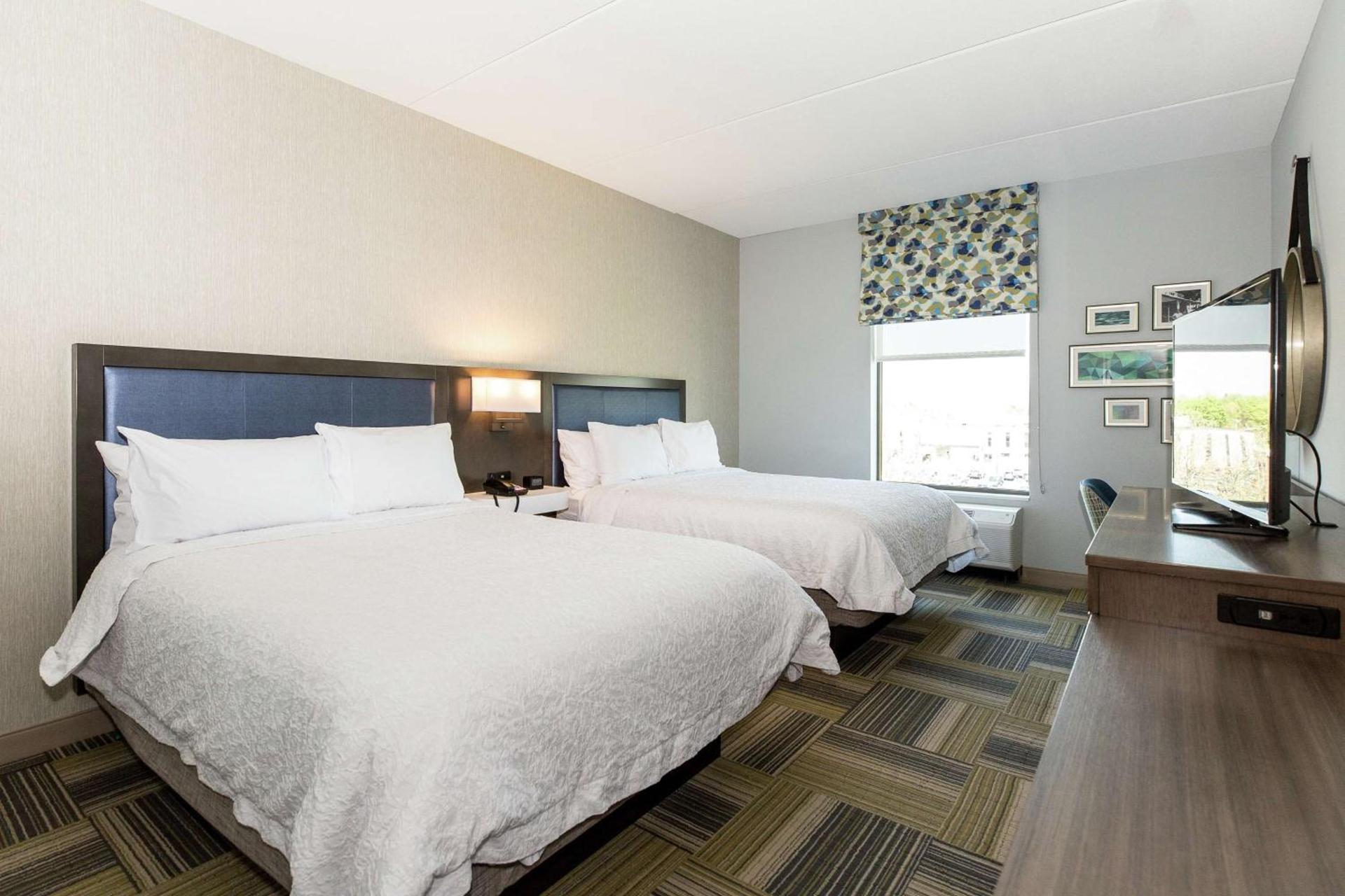Hampton Inn & Suites Syracuse North Airport Area photo 26