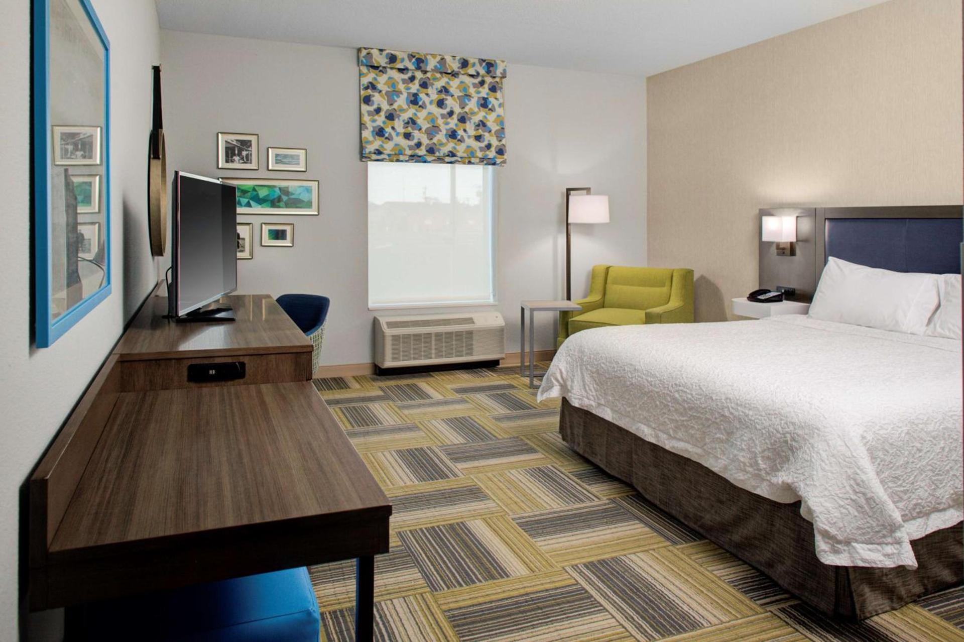 Hampton Inn & Suites Syracuse North Airport Area photo 35