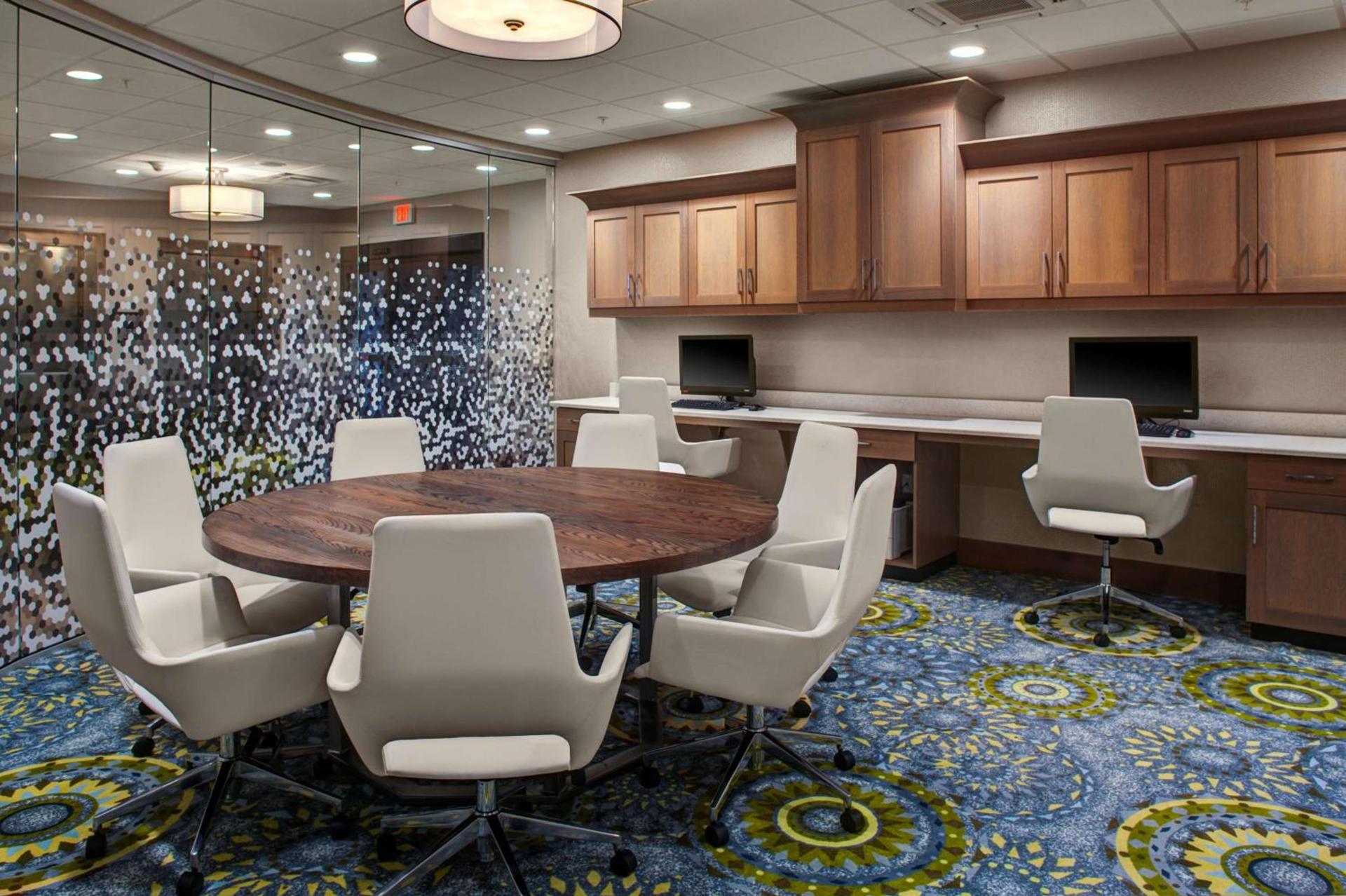 Hampton Inn & Suites Syracuse North Airport Area photo 41