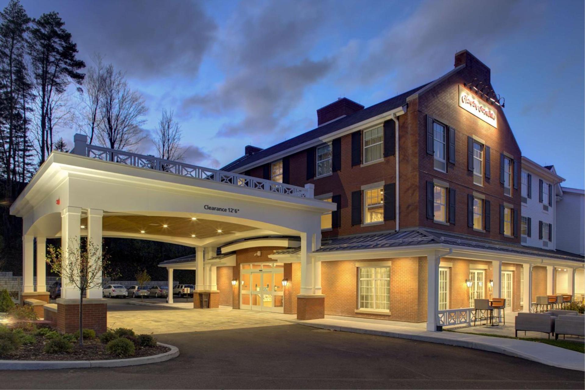 Hampton Inn & Suites Manchester, Vt photo 3