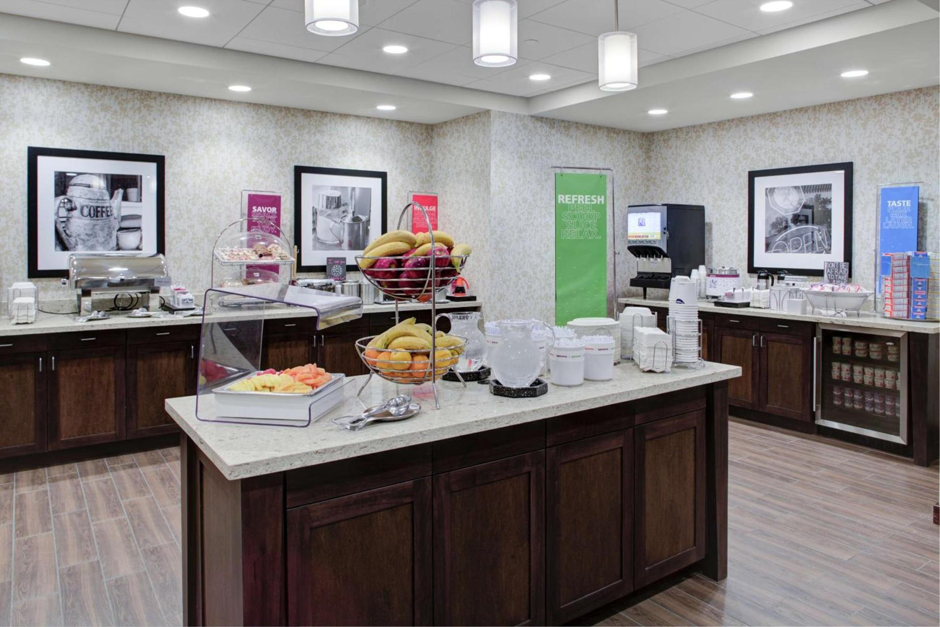 Hampton Inn & Suites Manchester, Vt photo 7