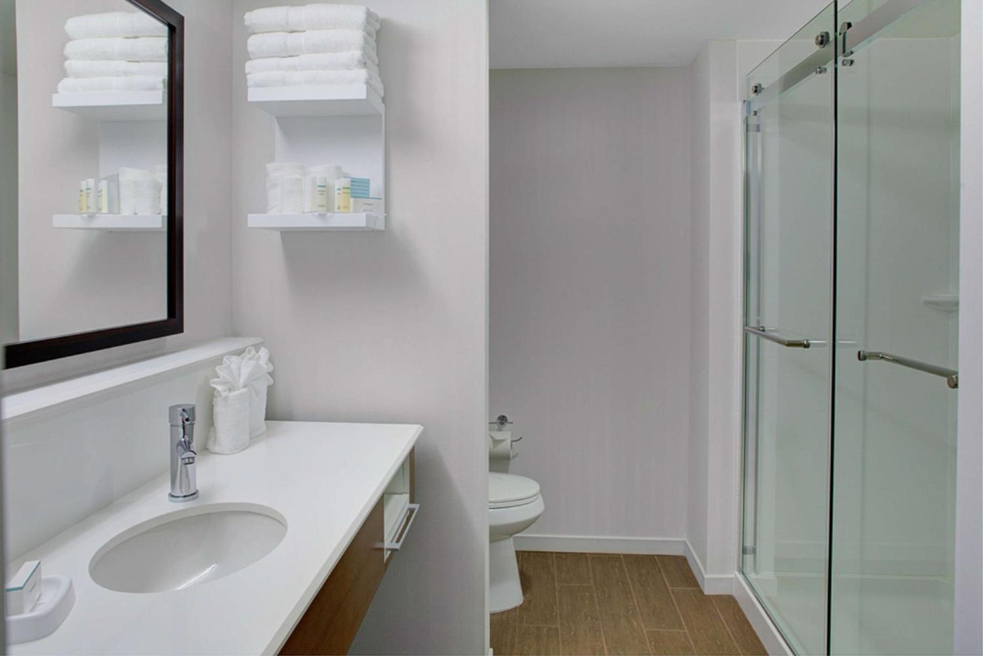 Hampton Inn & Suites Manchester, Vt photo 14