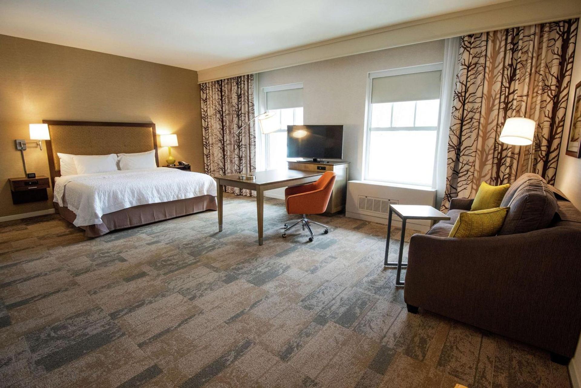 Hampton Inn & Suites Manchester, Vt photo 23