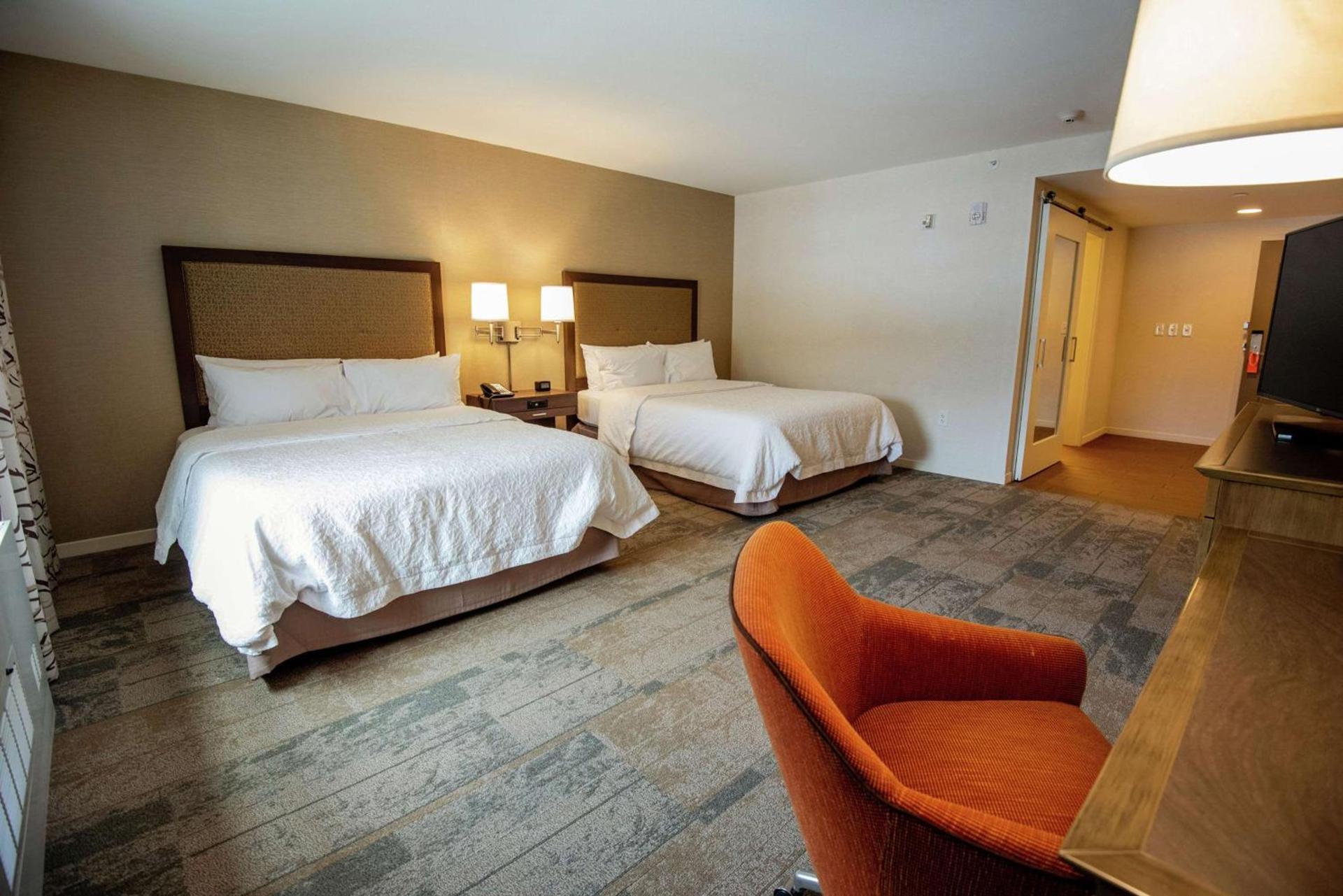 Hampton Inn & Suites Manchester, Vt photo 24