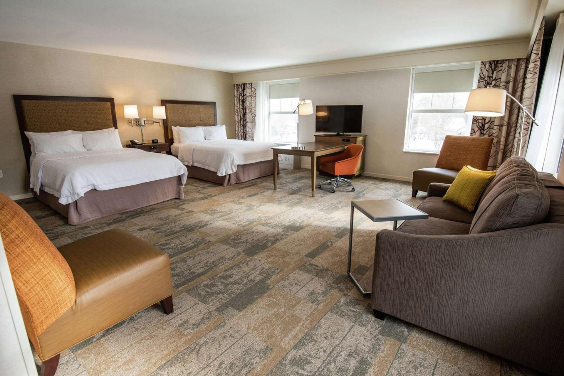 Hampton Inn & Suites Manchester, Vt photo 25