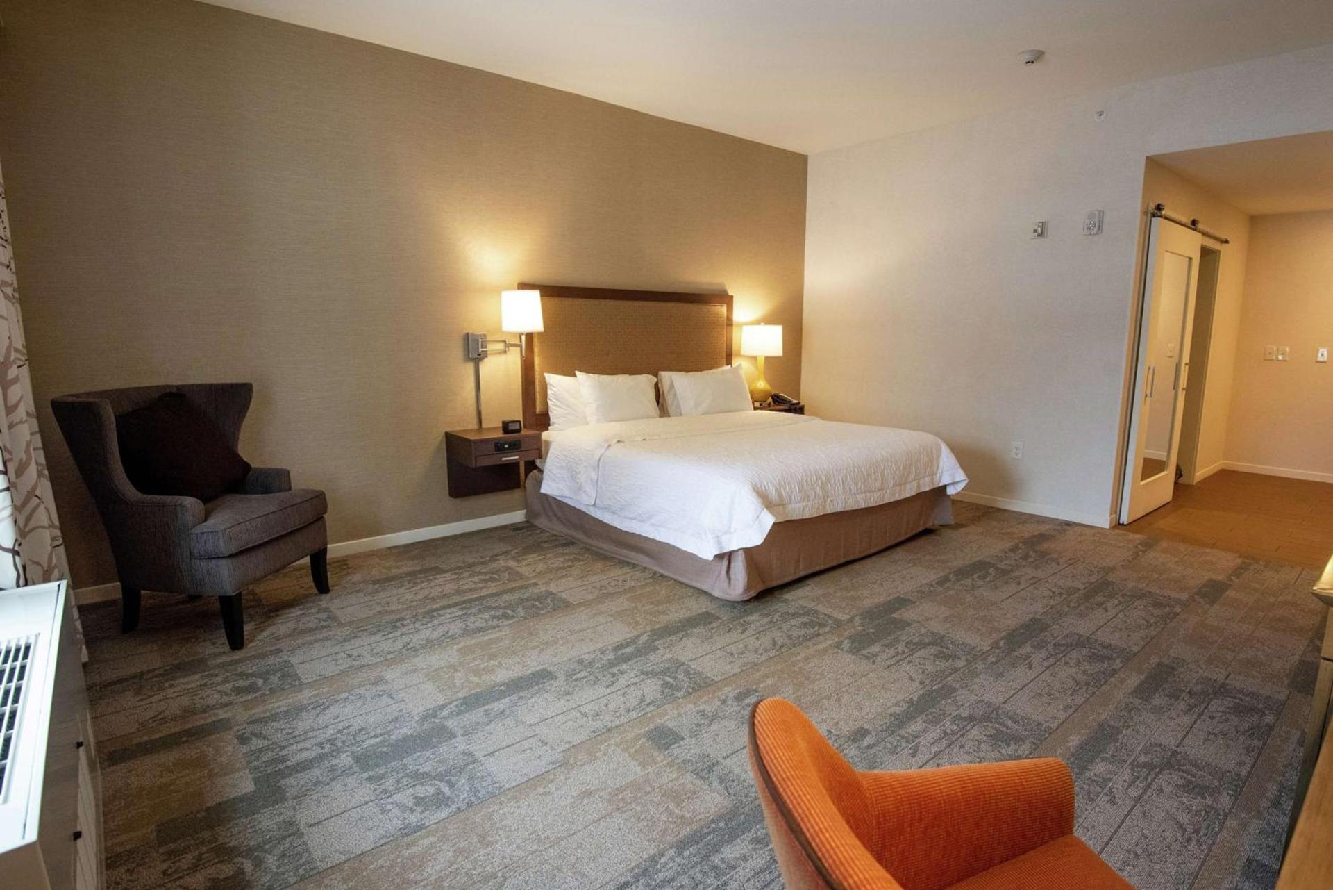 Hampton Inn & Suites Manchester, Vt photo 27