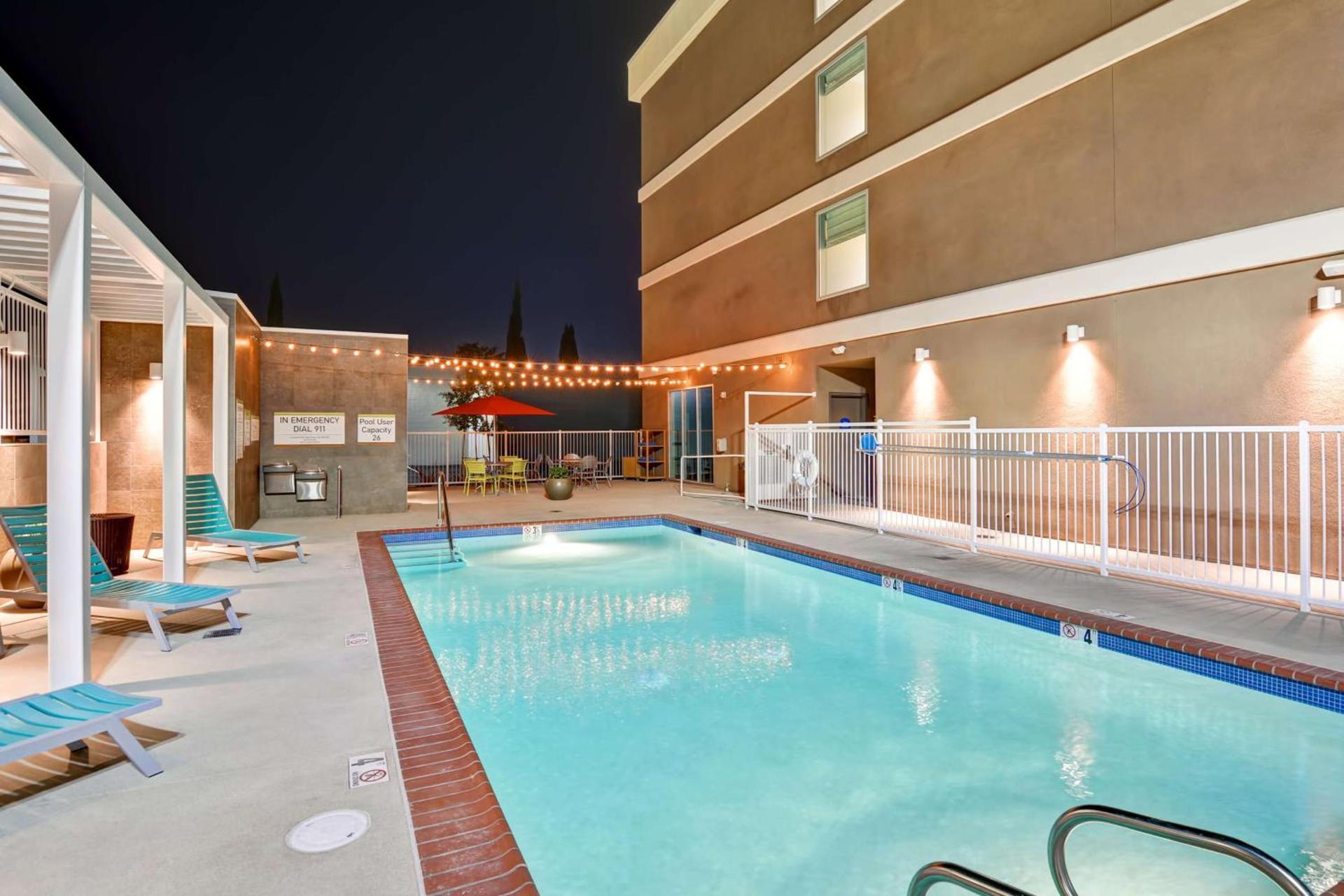 Home2 Suites Azusa photo 11