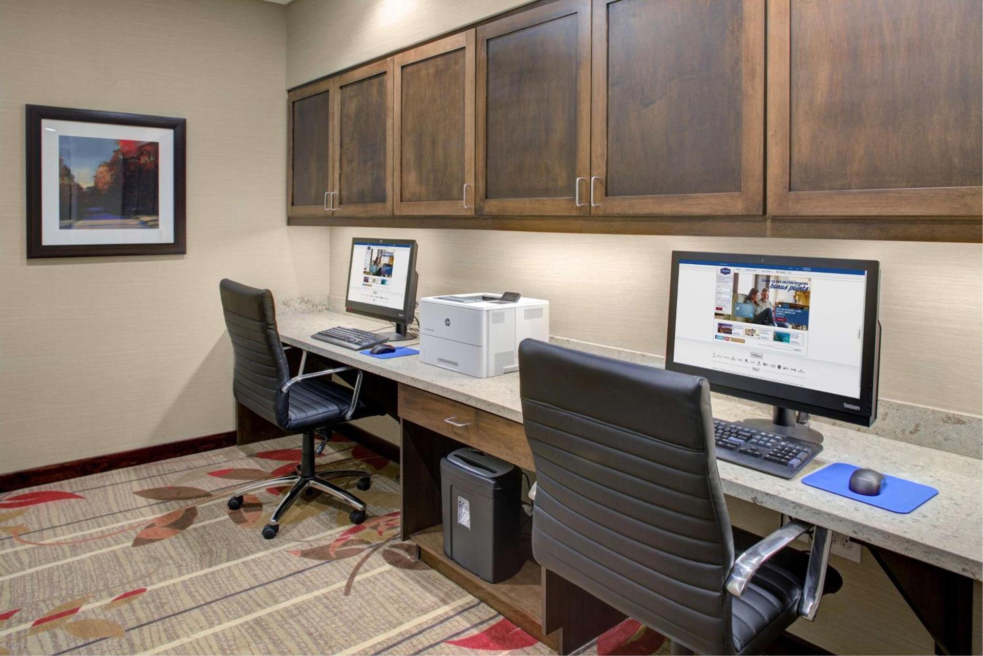 Hampton Inn & Suites Manchester, Vt photo 37